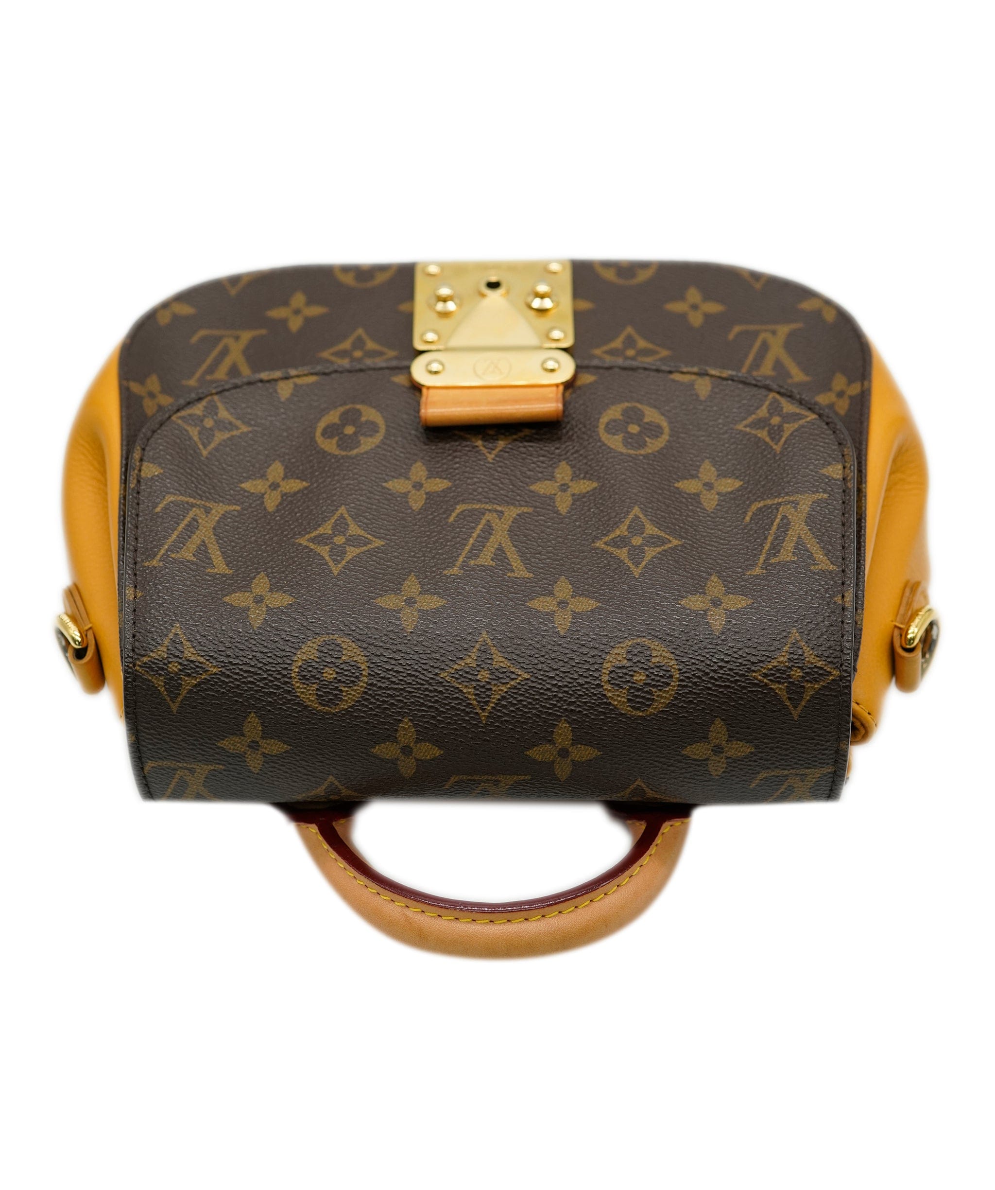 Louis Vuitton Louis Vuitton Monogram Crossbody Bag  ALC1622