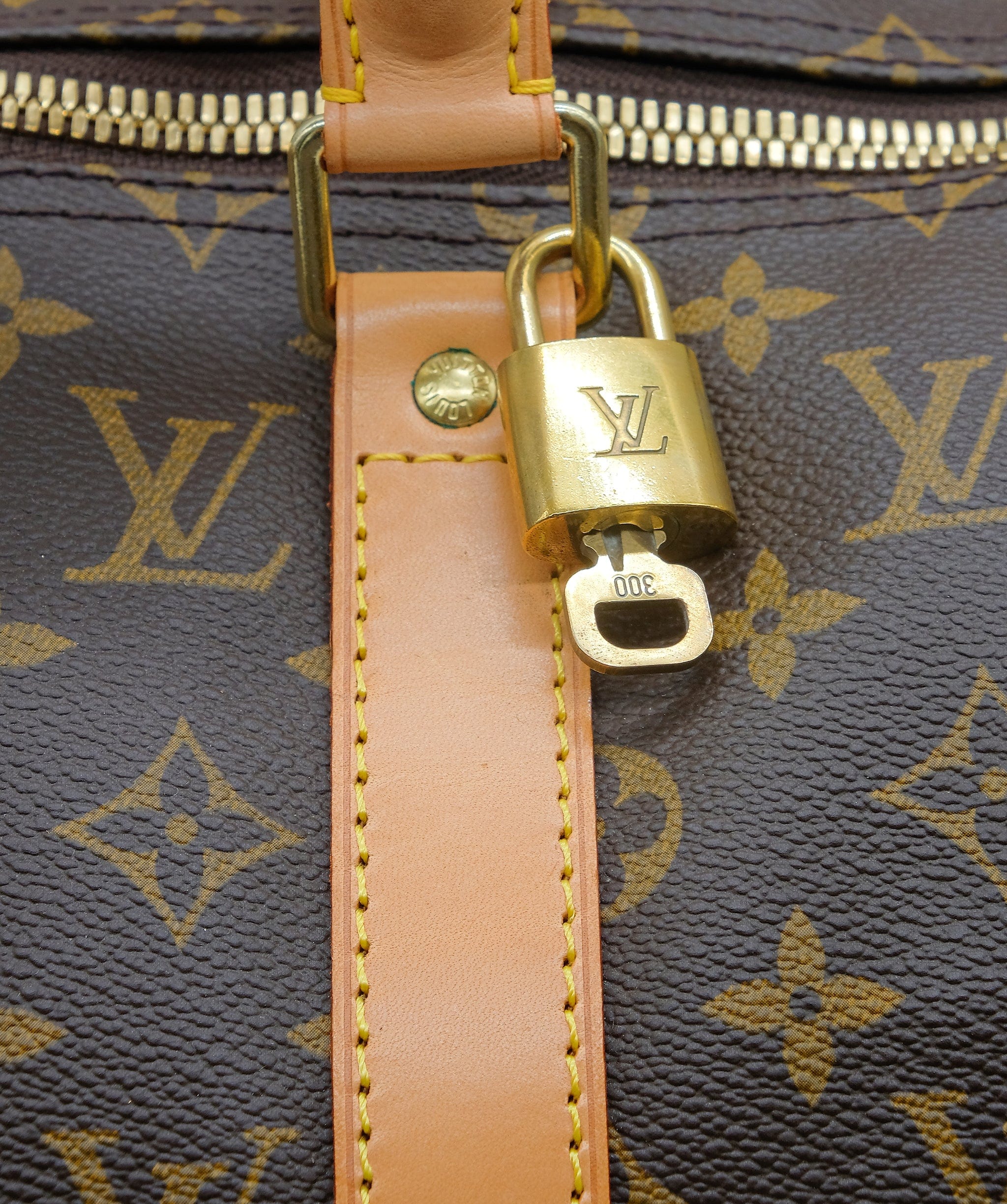 Louis Vuitton Louis Vuitton Monogram Keepall 50 Boston Bag M41426 LV Auth 64779A DXBS0549