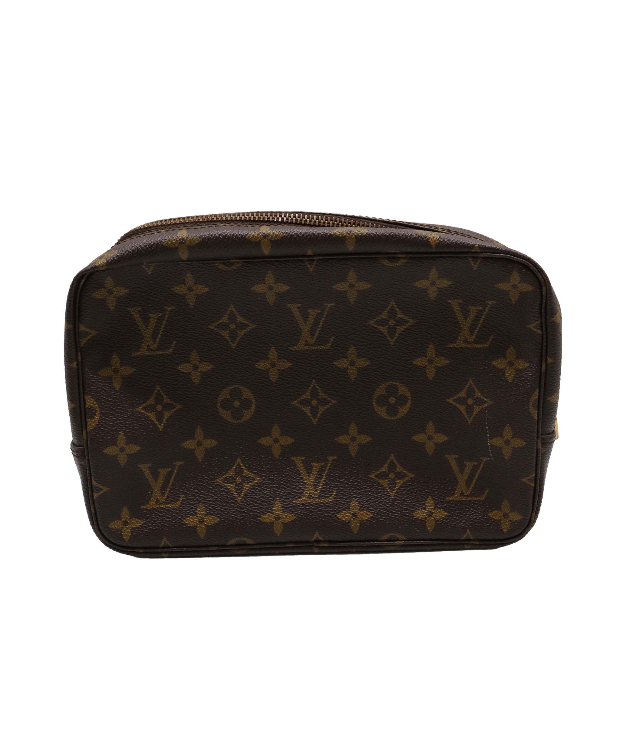 Louis Vuitton LOUIS VUITTON Monogram Trousse Toilette 23 Clutch Bag M47524 LV Auth 57483 DXBV0045