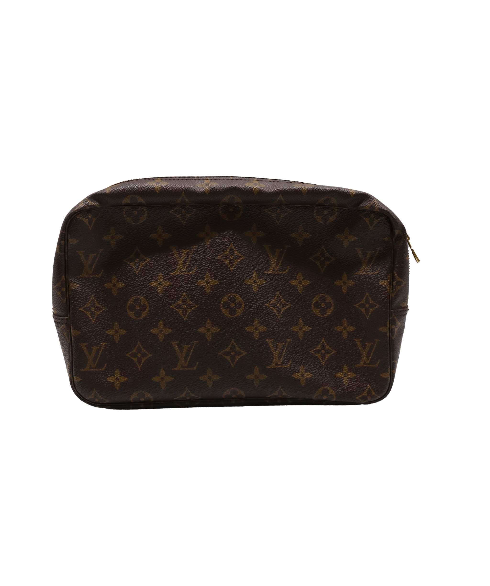 Louis Vuitton LOUIS VUITTON Monogram Trousse Toilette 28 Clutch Bag M47522 LV Auth 78633 DXBV0051