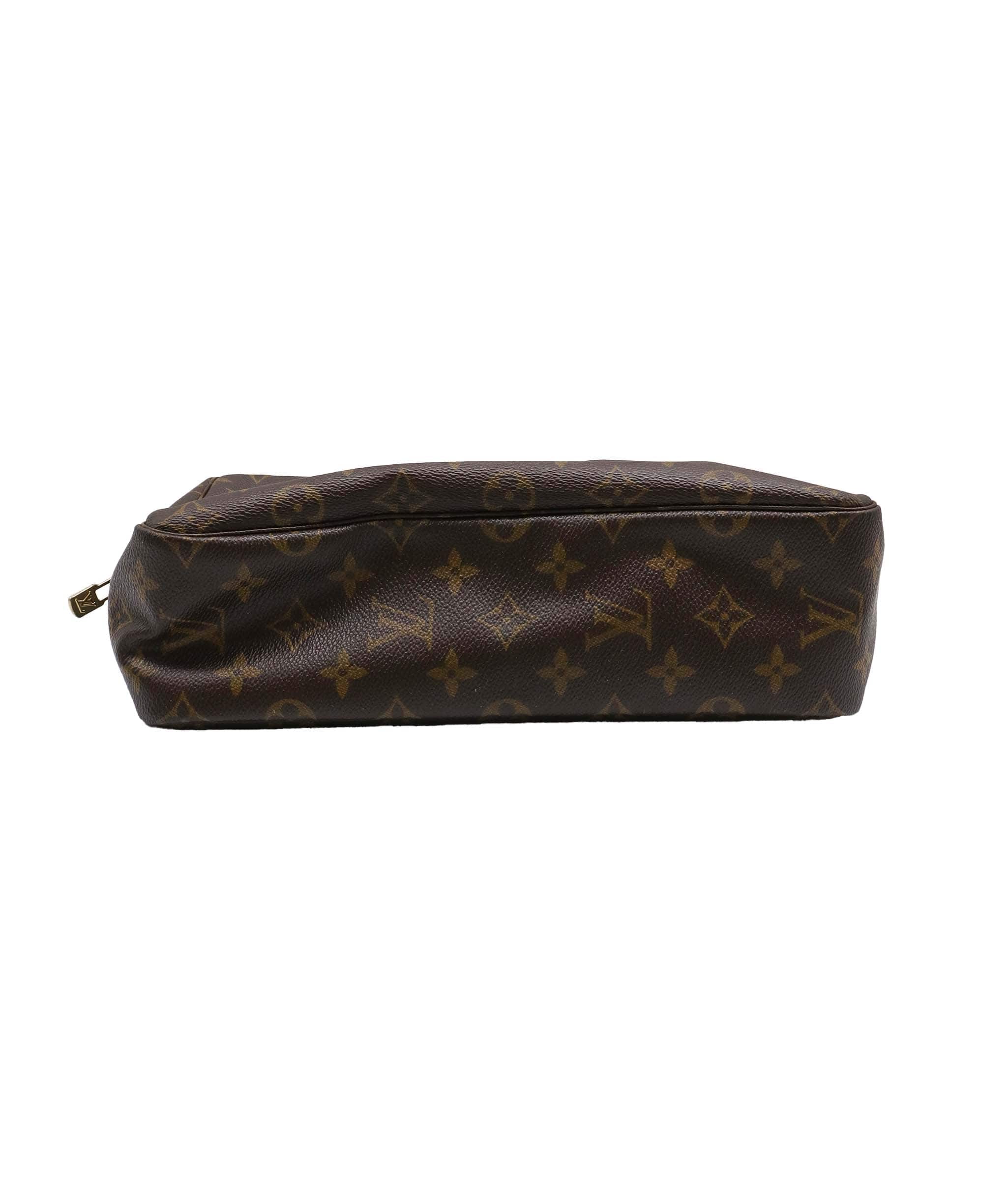 Louis Vuitton LOUIS VUITTON Monogram Trousse Toilette 28 Clutch Bag M47522 LV Auth am5096 DXBV0053