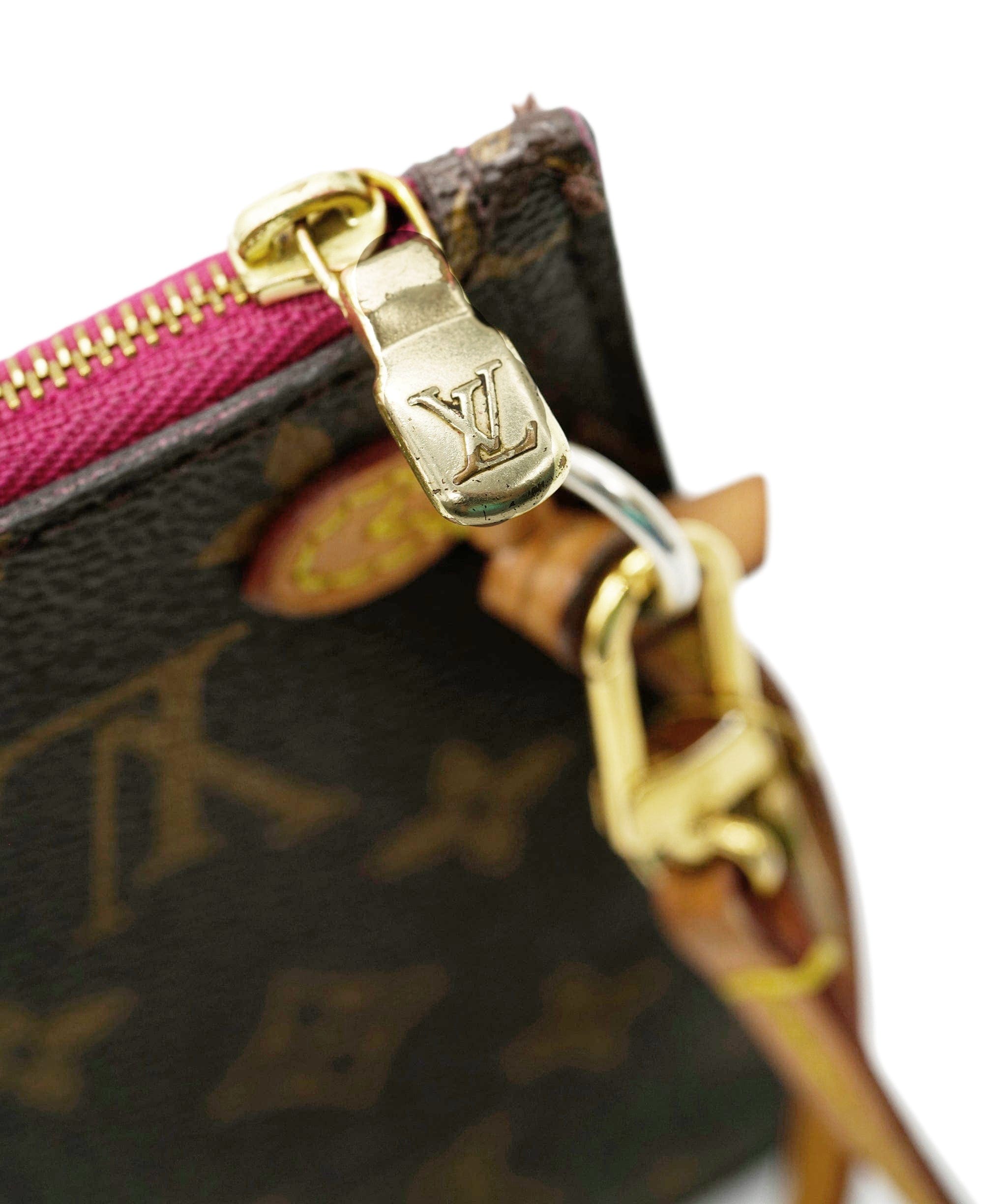 Louis Vuitton Louis Vuitton Monogram wristlet pochette ASC4291