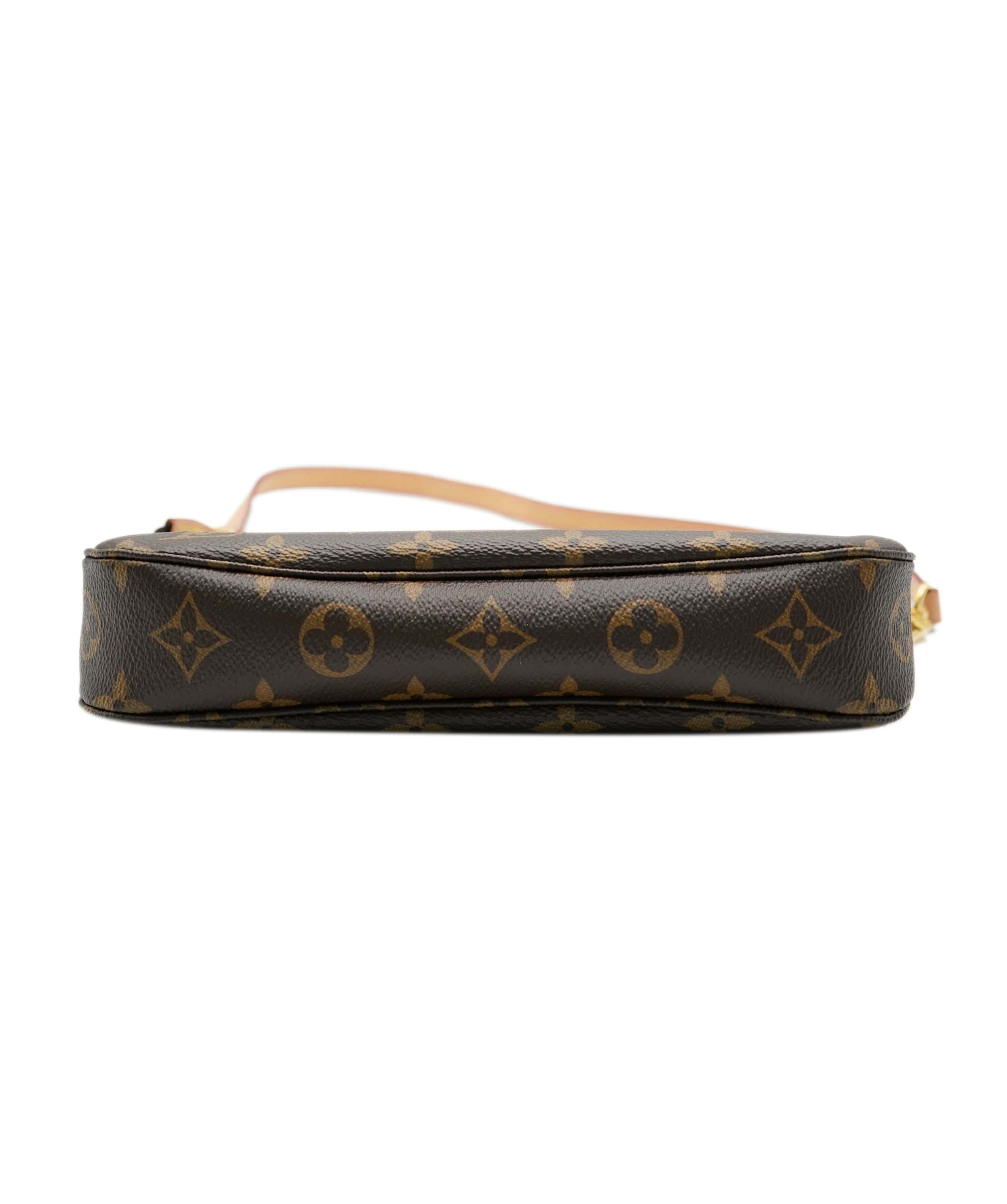 Louis Vuitton Louis Vuitton Pochette  ALC0968