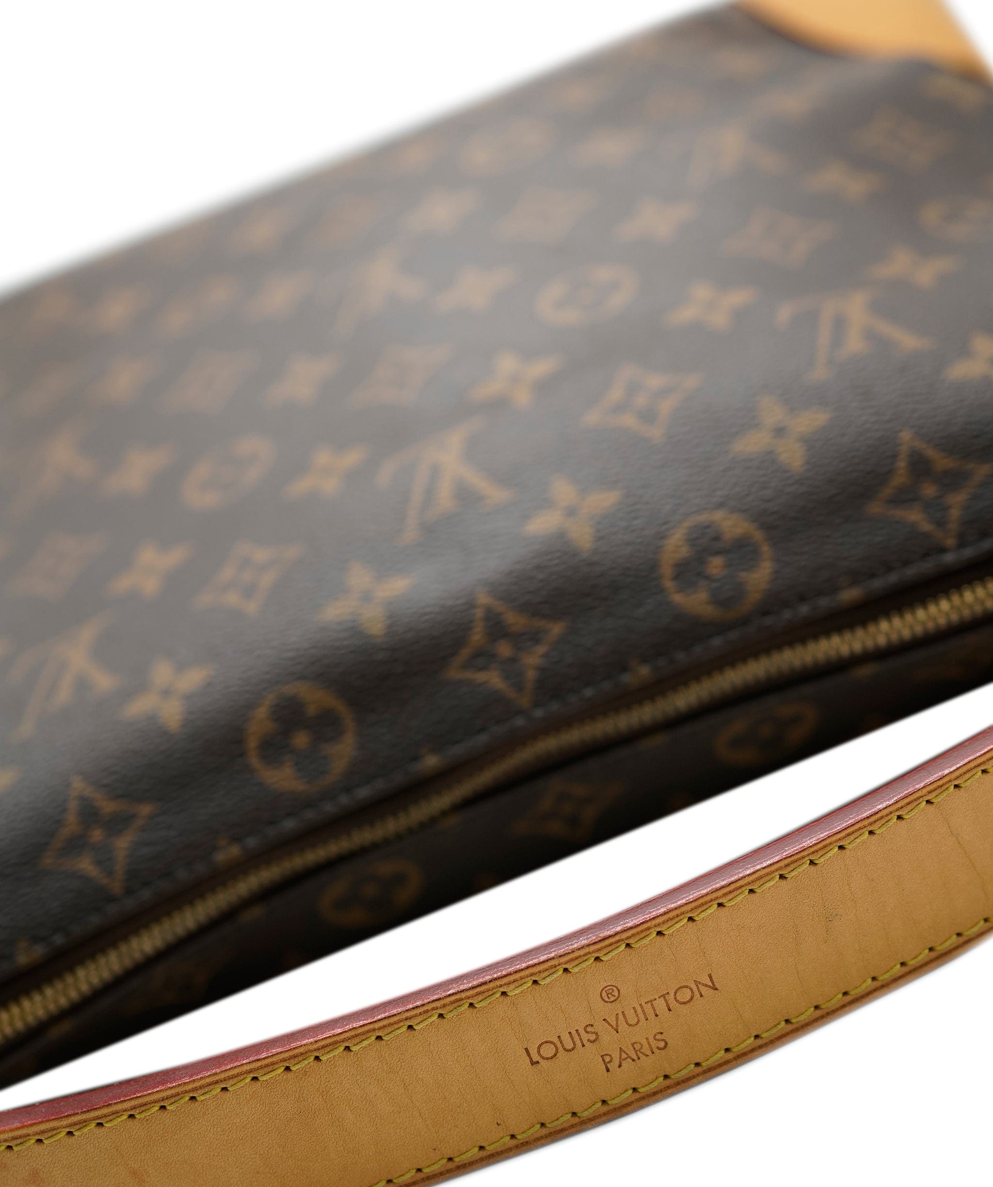 Louis Vuitton LV Monogram Canvas Berri PM ASC2117