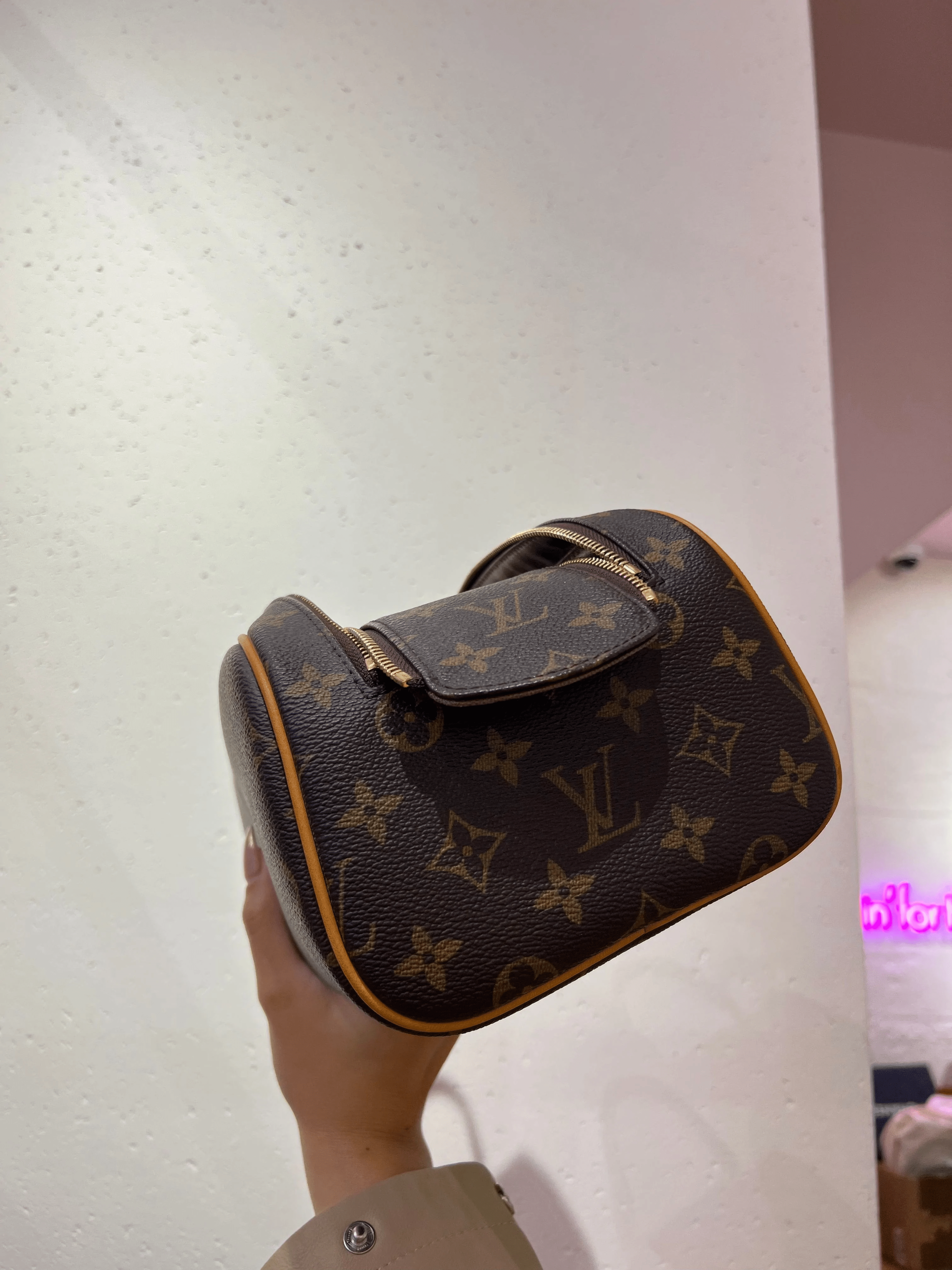 Louis Vuitton Louis Vuitton brown and caramel null nullcmXnullcm 10AVC5713