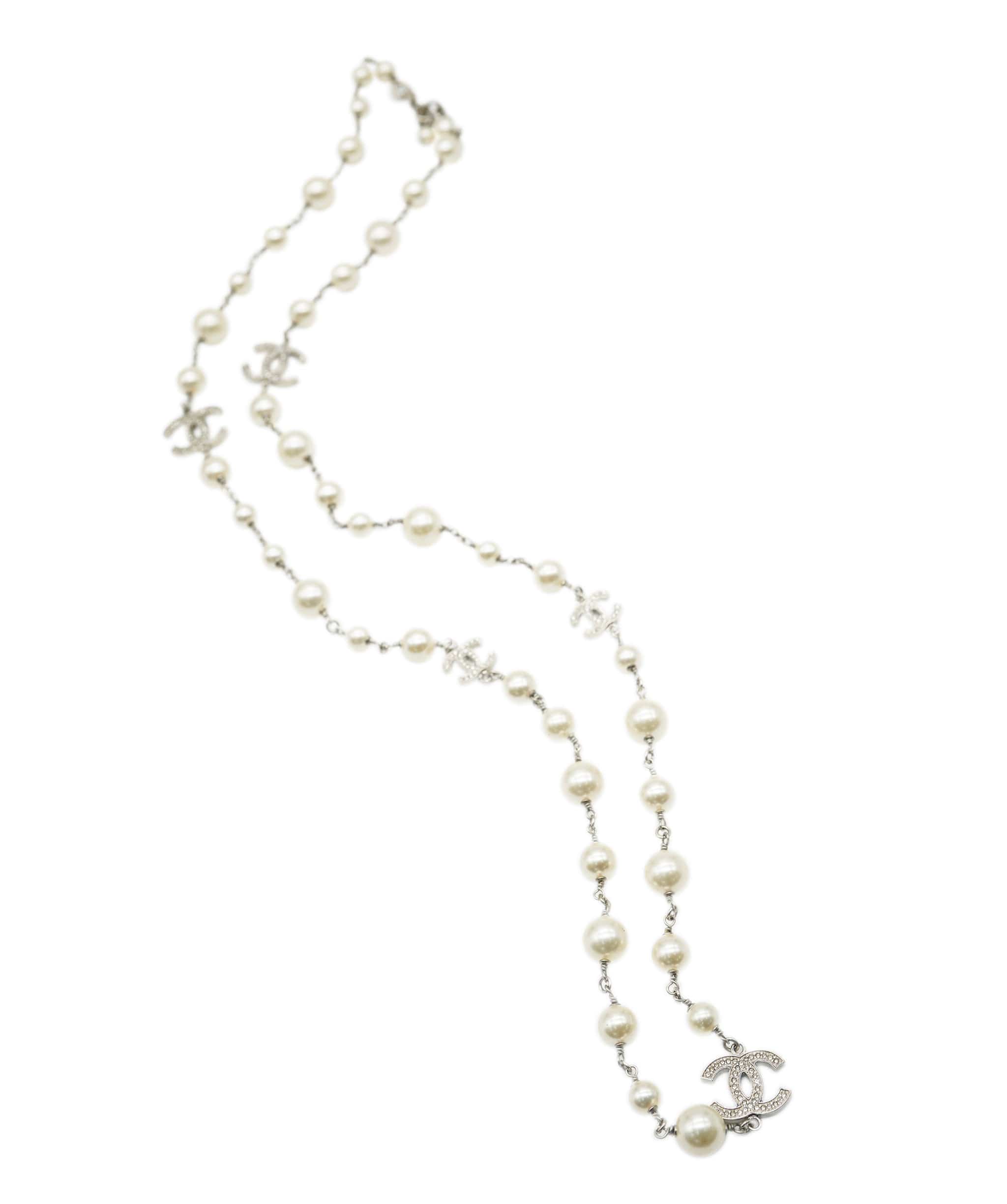 Luxury Promise Silver Tone Chanel 2014 CC Necklace With Faux Pearls & Strass, box AHC1309