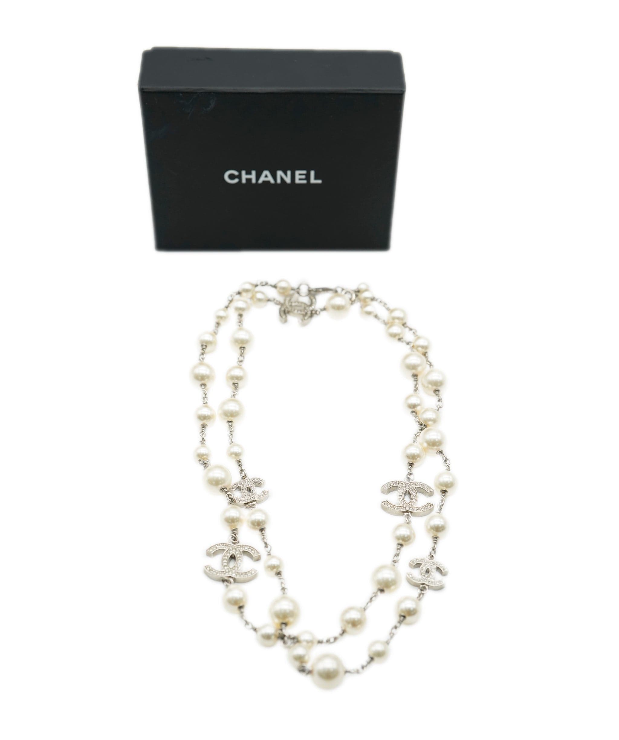 Luxury Promise Silver Tone Chanel 2014 CC Necklace With Faux Pearls & Strass, box AHC1309