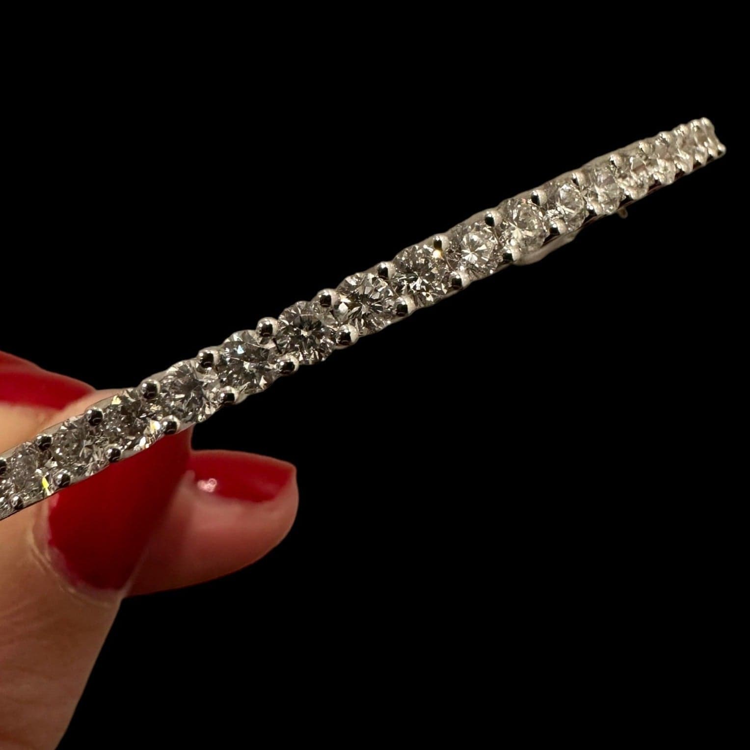 Luxury Promise Natural White Diamonds set in 18K White Gold Bangle