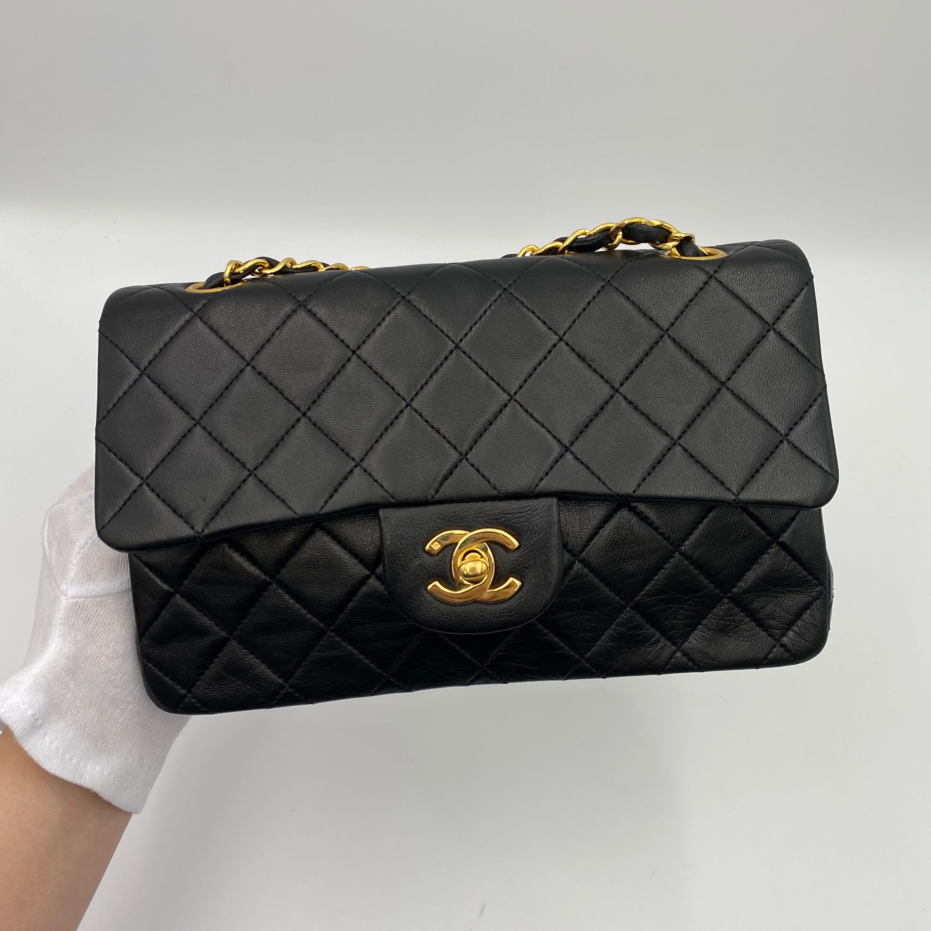 Luxury Promise CHANEL VINTAGE CLASSIC FLAP SMALL CHAIN SHOULDER BAG BLACK LAMB SKIN 90223214