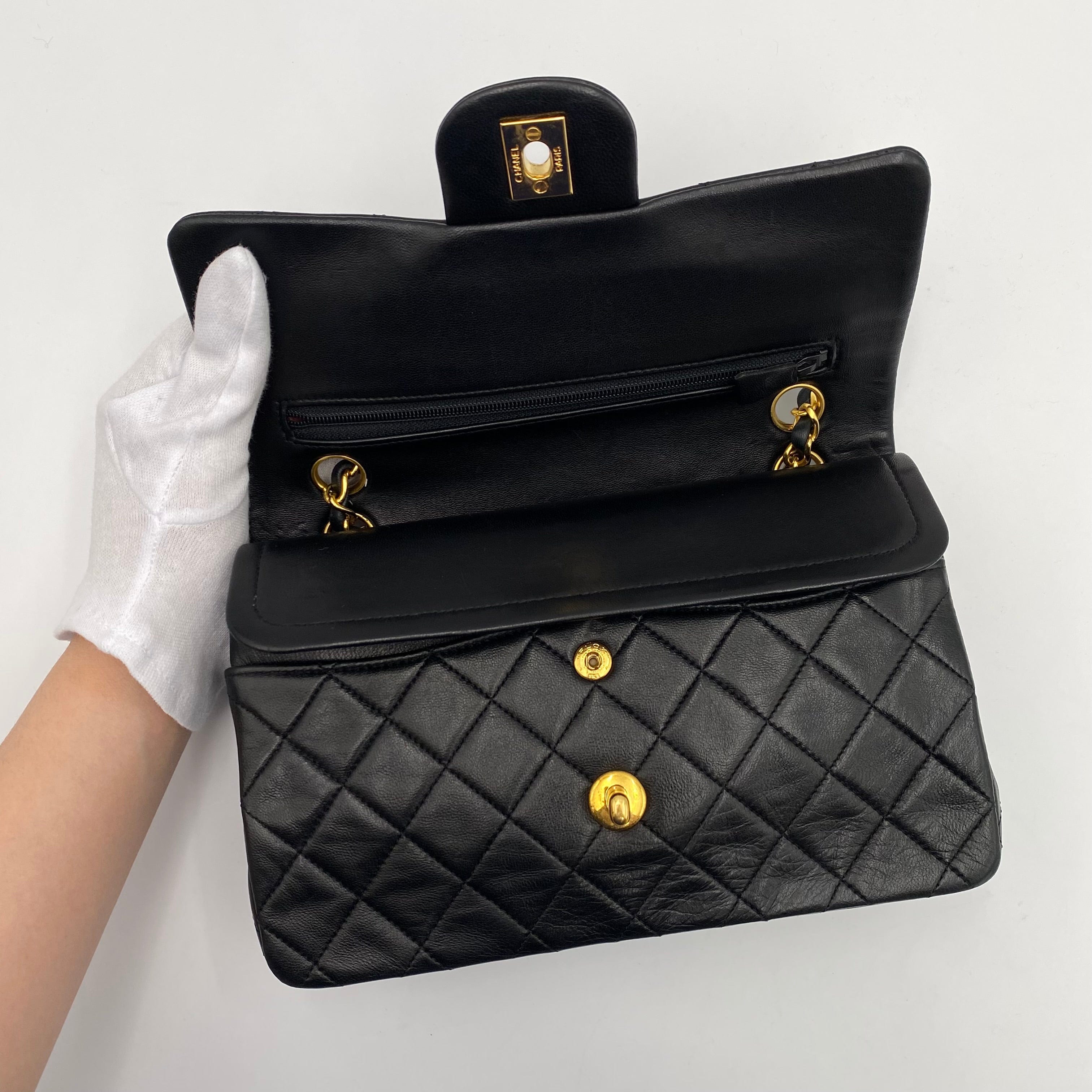 Luxury Promise CHANEL VINTAGE CLASSIC FLAP SMALL CHAIN SHOULDER BAG BLACK LAMB SKIN 90223214