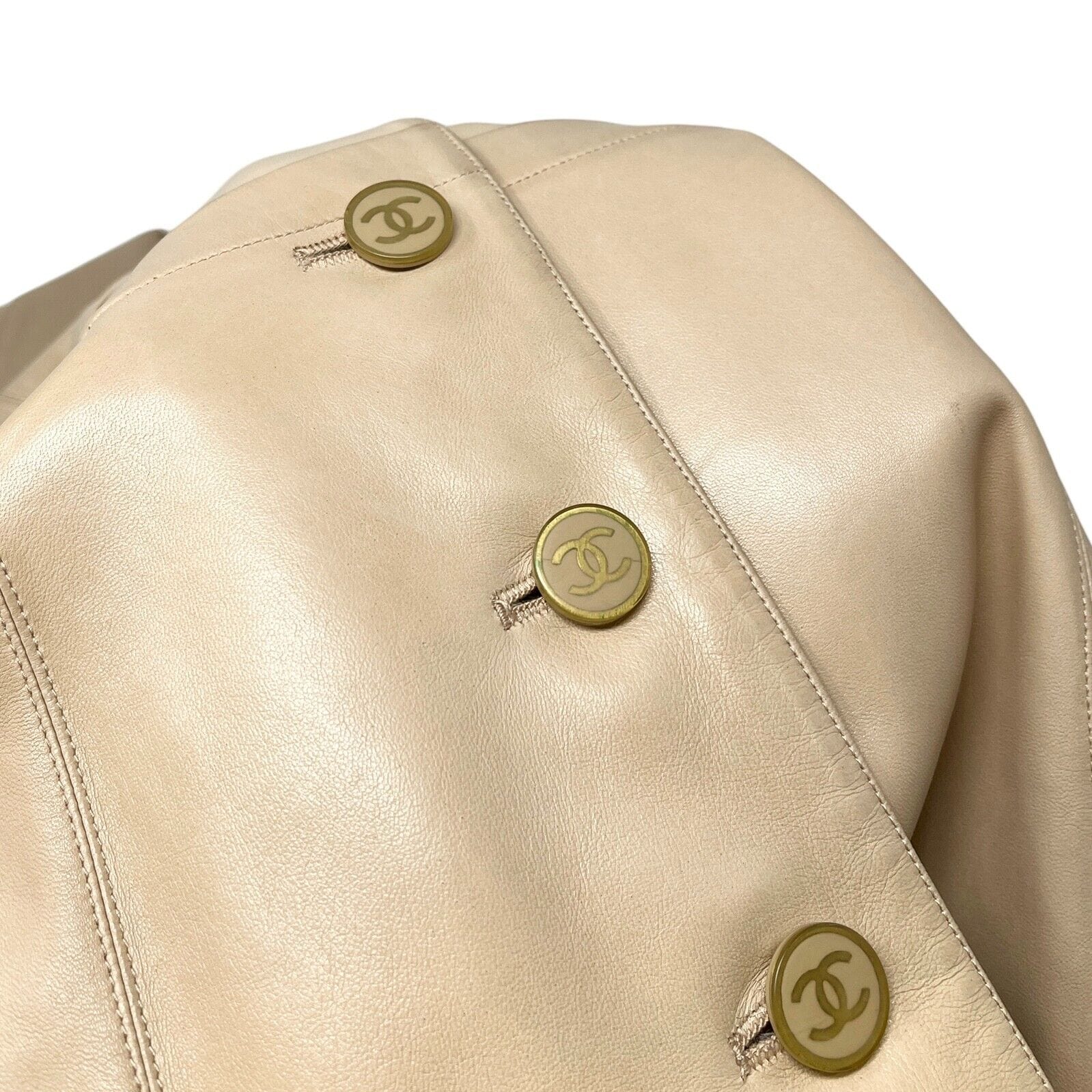 Luxury Promise CHANEL Vintage 01A CC Mark Button Leather Coat #40 Long Jacket Cream Rank AB