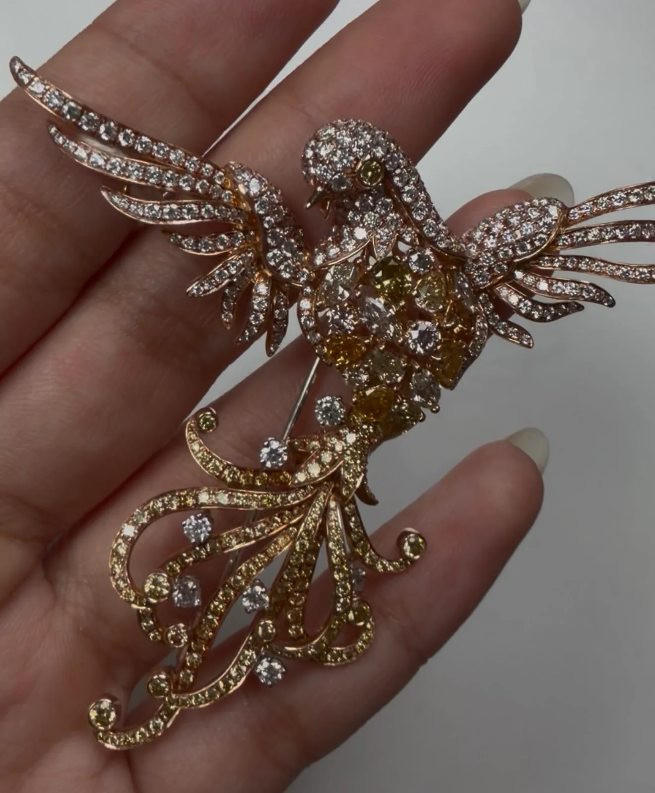 Luxury Promise Diamond Brooch in 18K / D7.43ct 2869 JJC0593