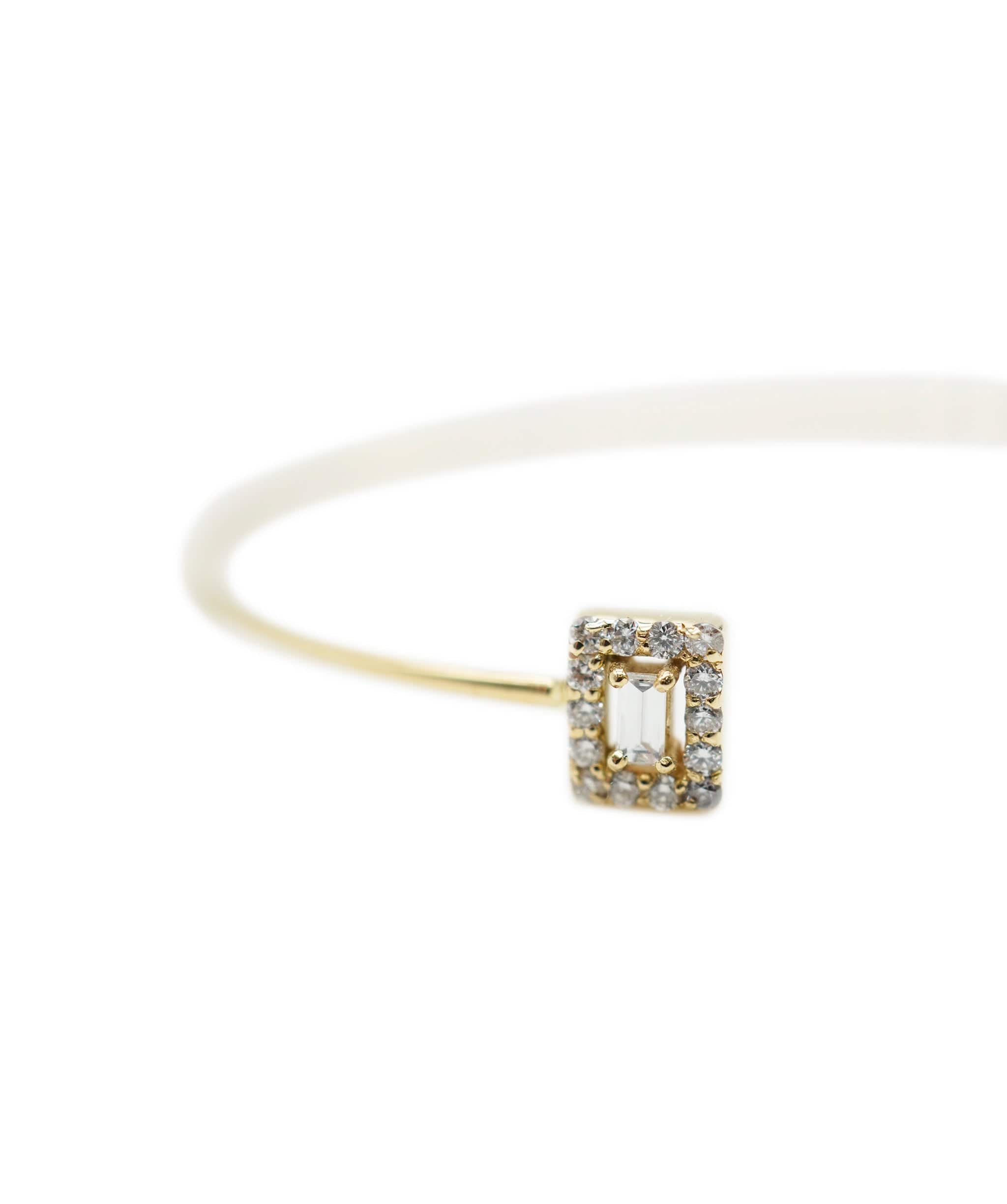 Luxury Promise Small size Baguette and billiant-cut diamond torc bangle in YG AHL1061