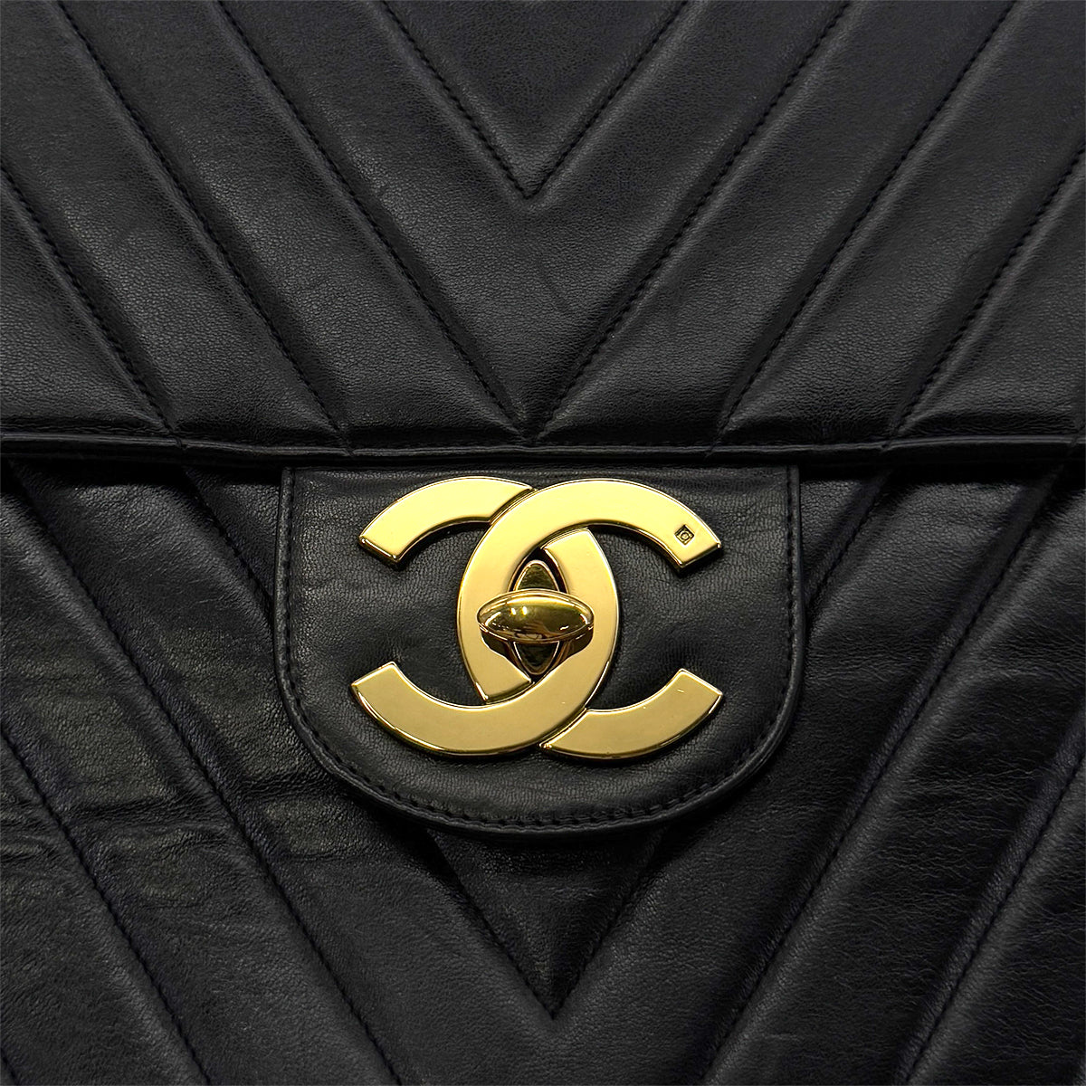 Luxury Promise Japan CHANEL VINTAGE CHEVRON CHAIN SHOULDER BAG BLACK LAMB SKIN 90286581