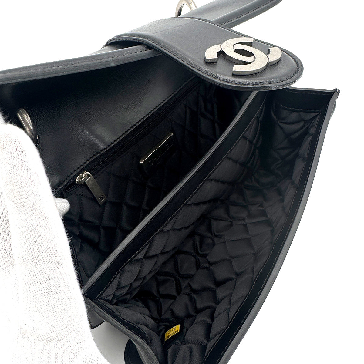 Luxury Promise Japan CHANEL VINTAGE TURN LOCK SHOULDER BAG BLACK CALF SKIN 90275620