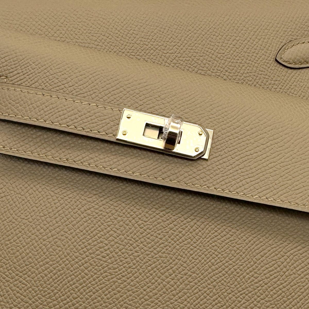 Luxury Promise Japan HERMES KELLY 20 SELLIER EN DESORDRE POUSSIERE EPSOM SHOULDER BAG 2025 K STAMP GOLD HARDWARE 90316883