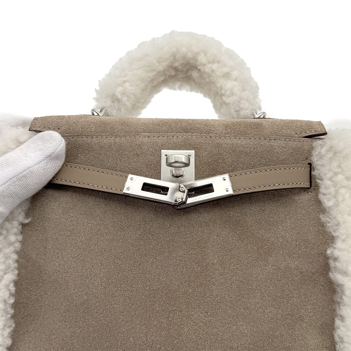 Luxury Promise Japan HERMES MINI KELLY 20 TEDDY PLUCH GRIS CAILLOU ECRU ETOUPE GRIZZLY MOUTON VEAU SWIFT HAND SHOULDER BAG 2025 K STAMP PALLADIUM HARDWARE 90318739