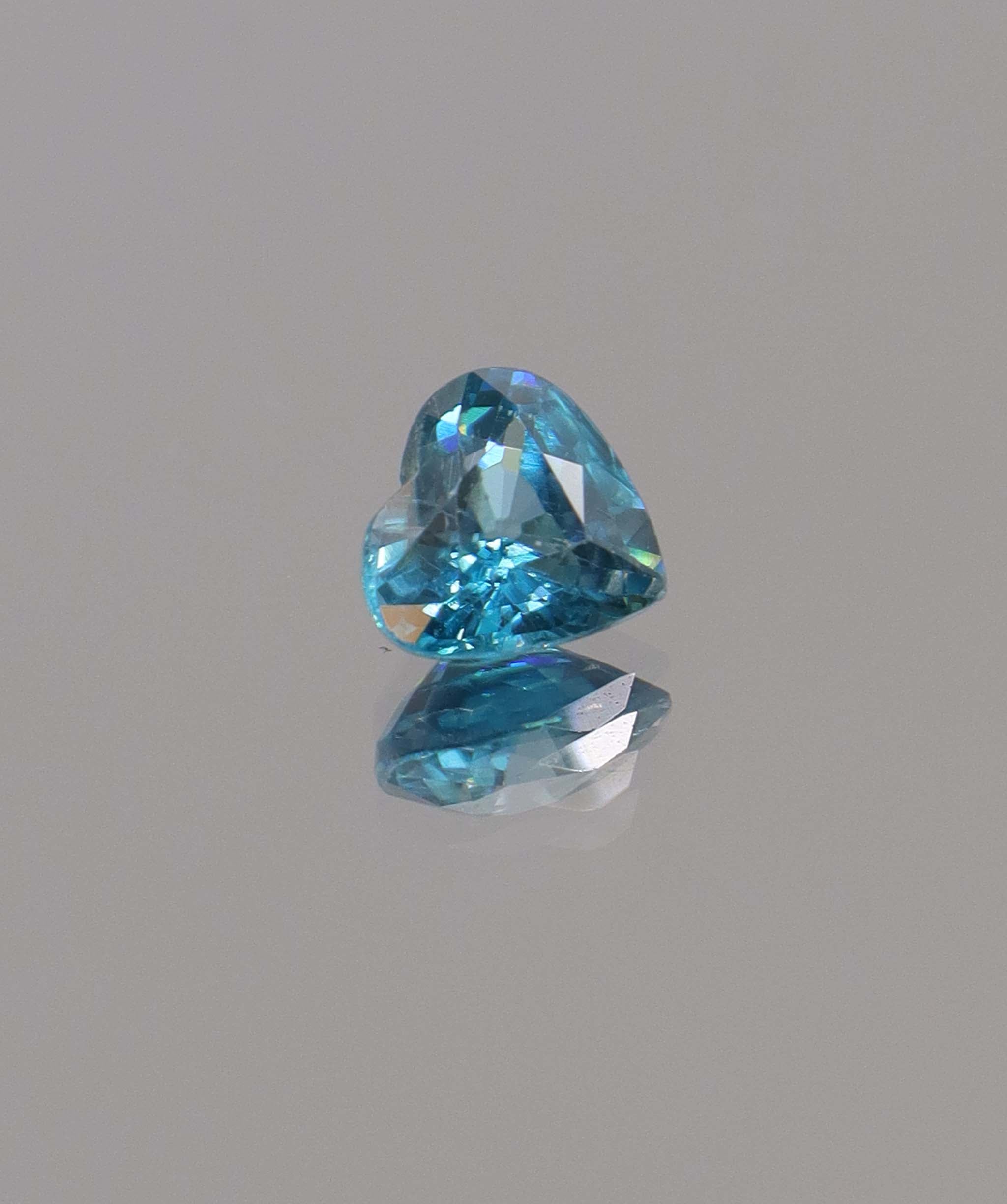 Luxury Promise 1.47ct Heart Blue Zircon DXBCS1184