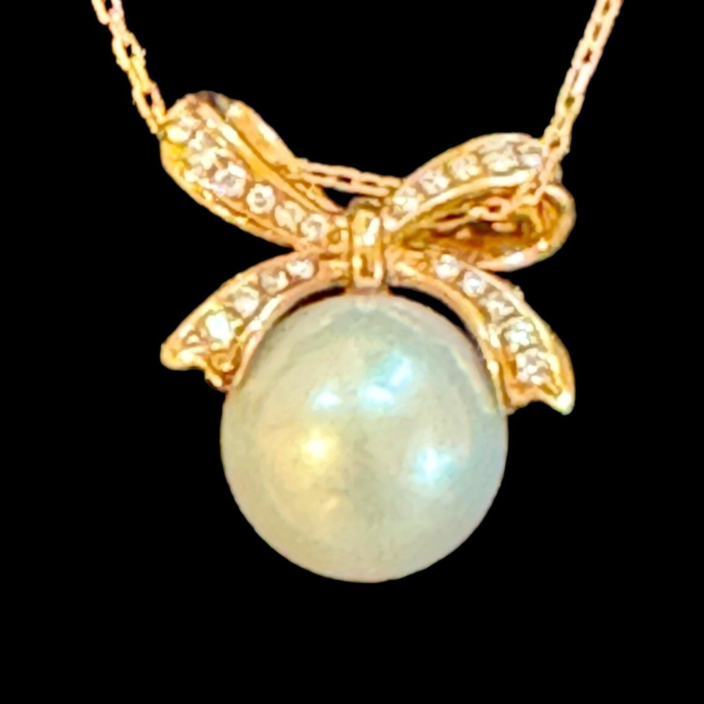 Luxury Promise Saltwater White Pearl & Diamond Pendant Necklace