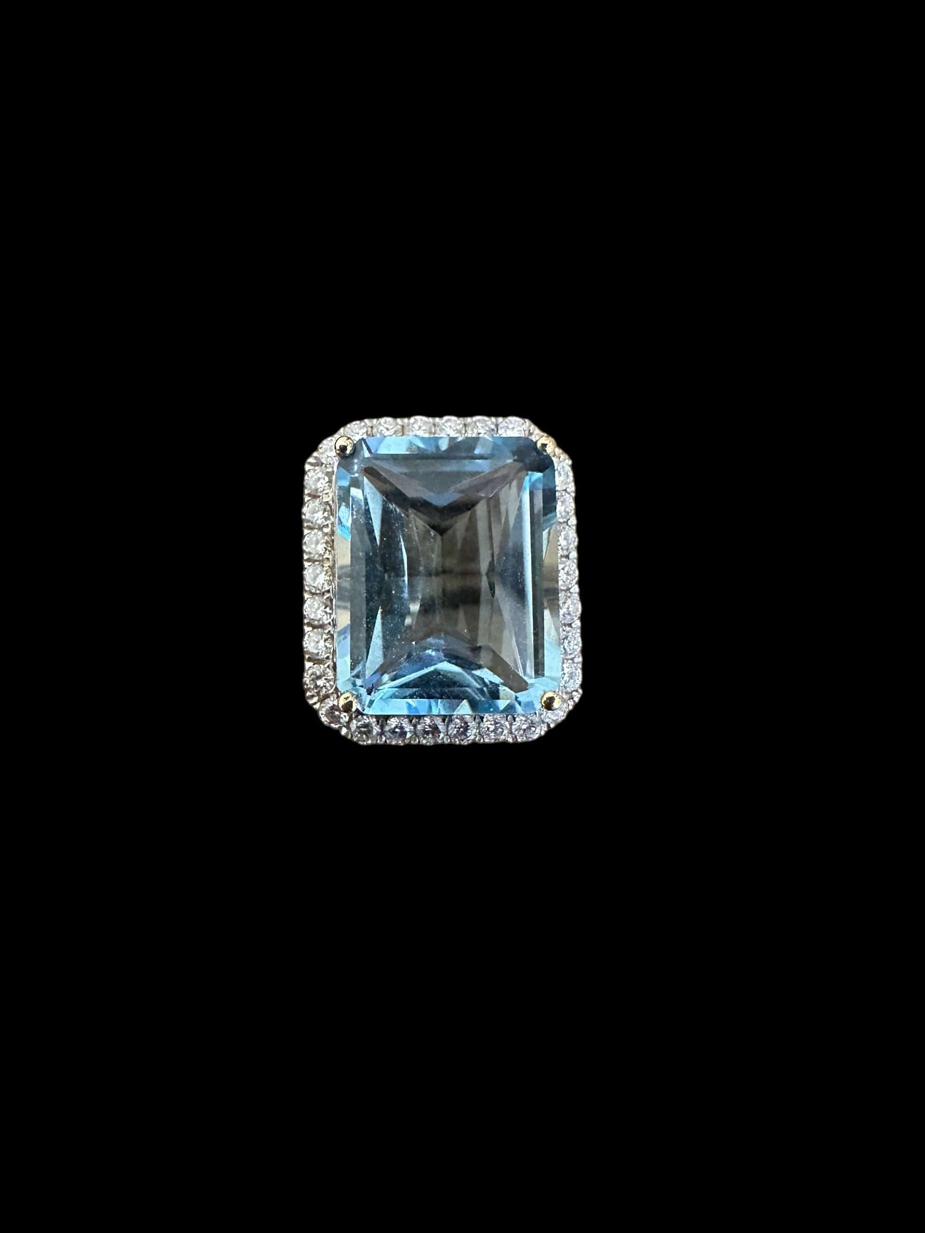 Luxury Promise Natural Rectangular 6.78ct Aquamarine & Diamond Ring set in 18K White Gold