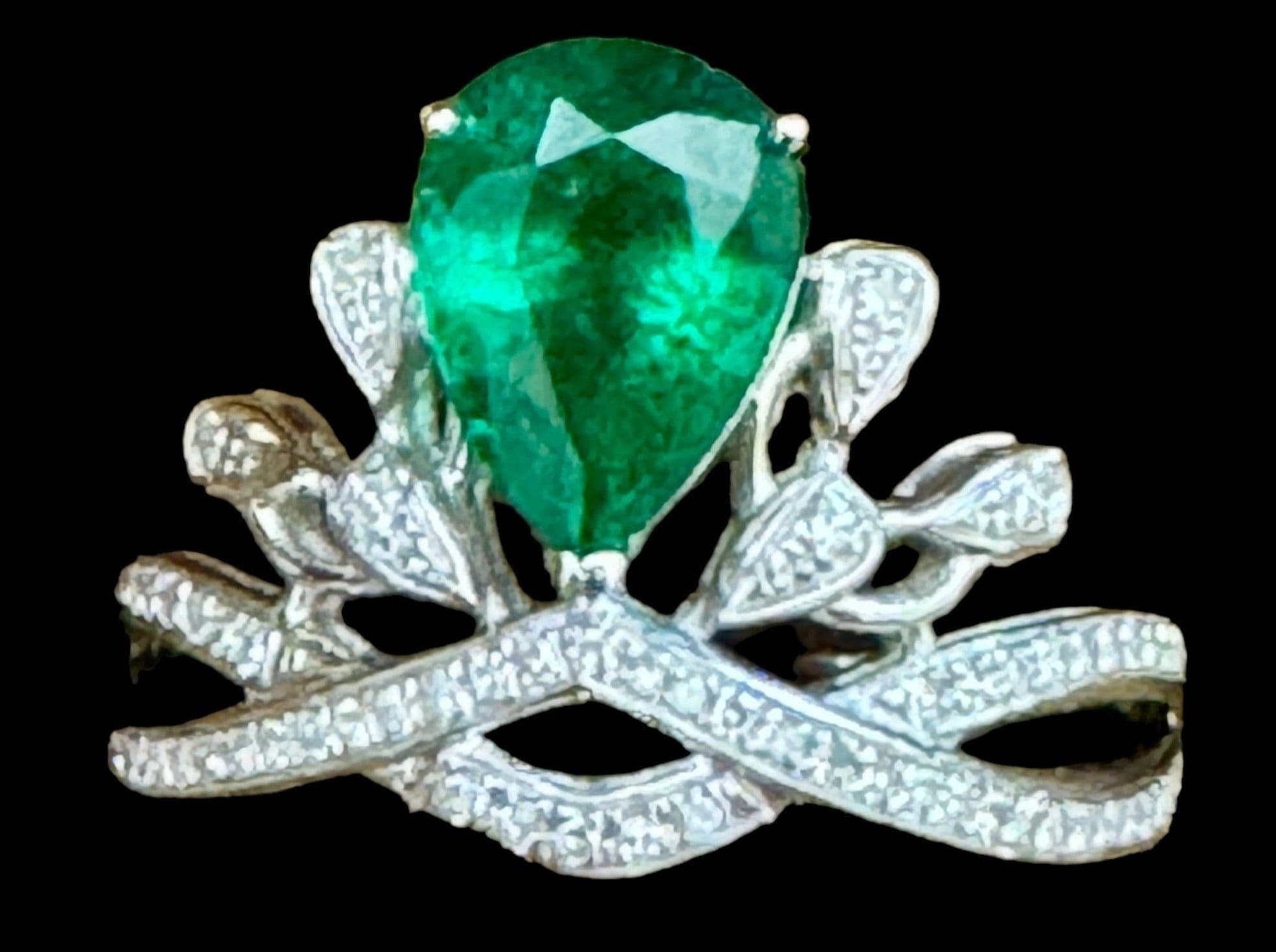 Luxury Promise Pear Shaped Emerald & Diamond Ring set in 18K White Gold