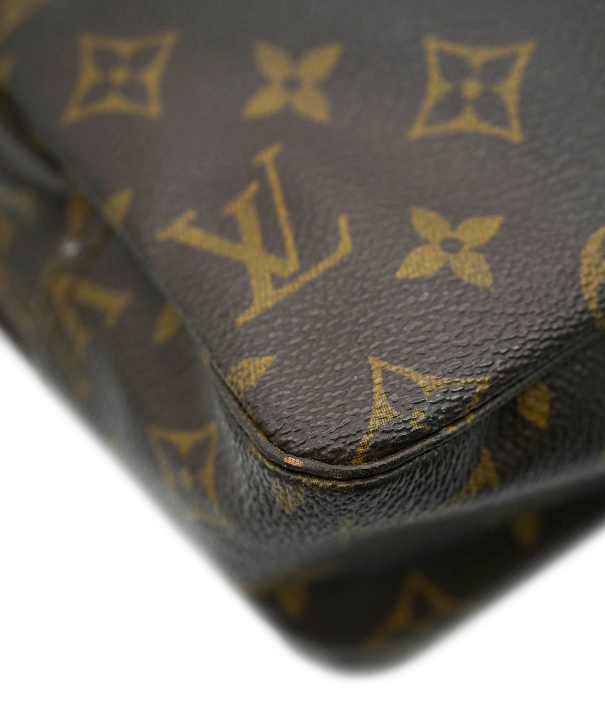 LuxuryPromise LOUIS VUITTON M47522 Trousse Toilette 28 DXBV0032