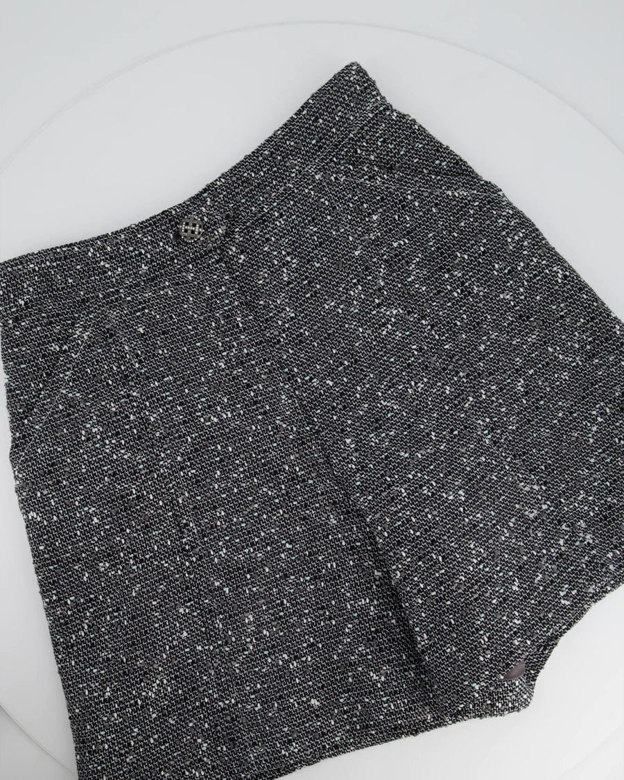 LuxuryPromise Chanel black boucle shorts 38