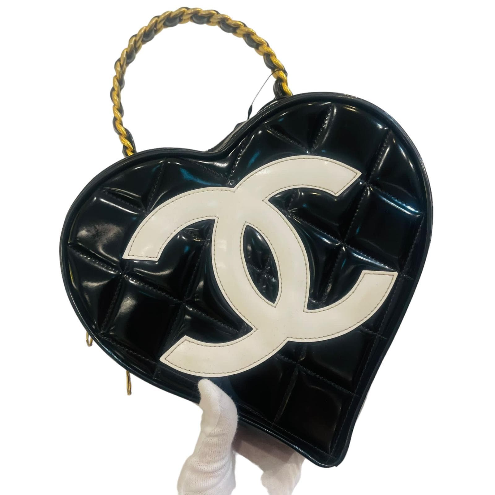 LuxuryPromise Chanel heart handbag