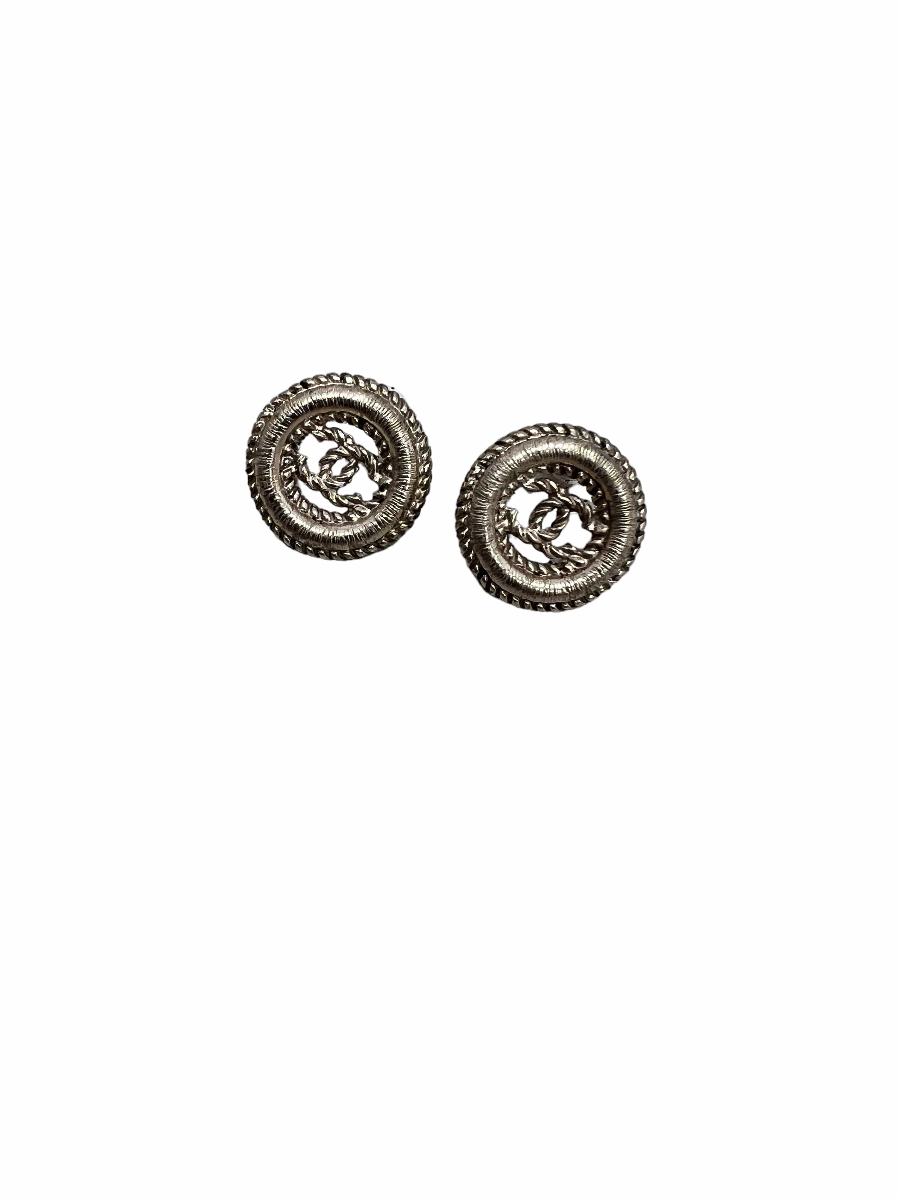 LuxuryPromise Chanel Rope Detailed CC Ear Studs LGHW SYC1200