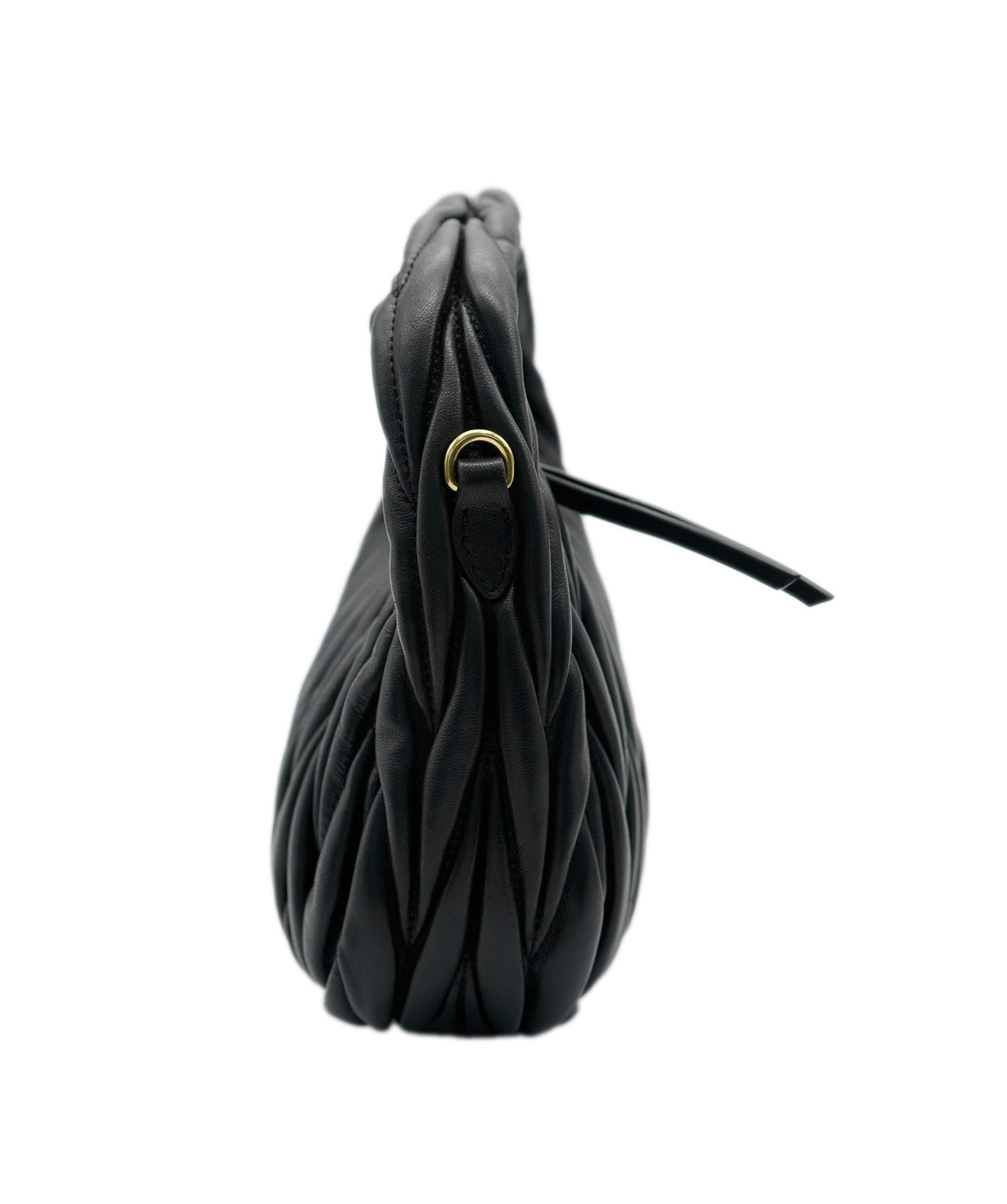 Miumiu Miu Miu Black Leather Mini Wander Hobo 131958