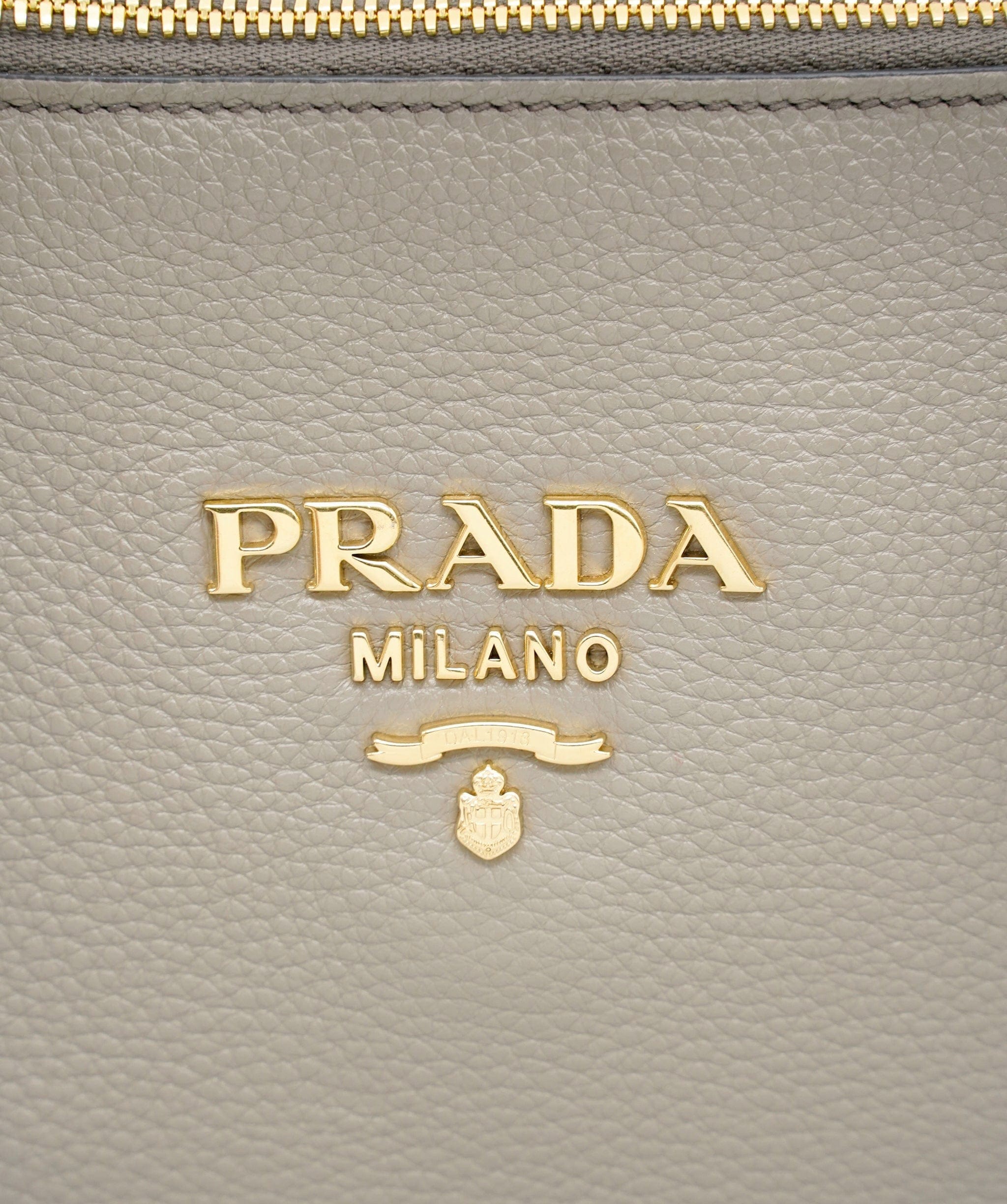 Prada Prada Argilla Vitello Daino shoulder  ASC3054