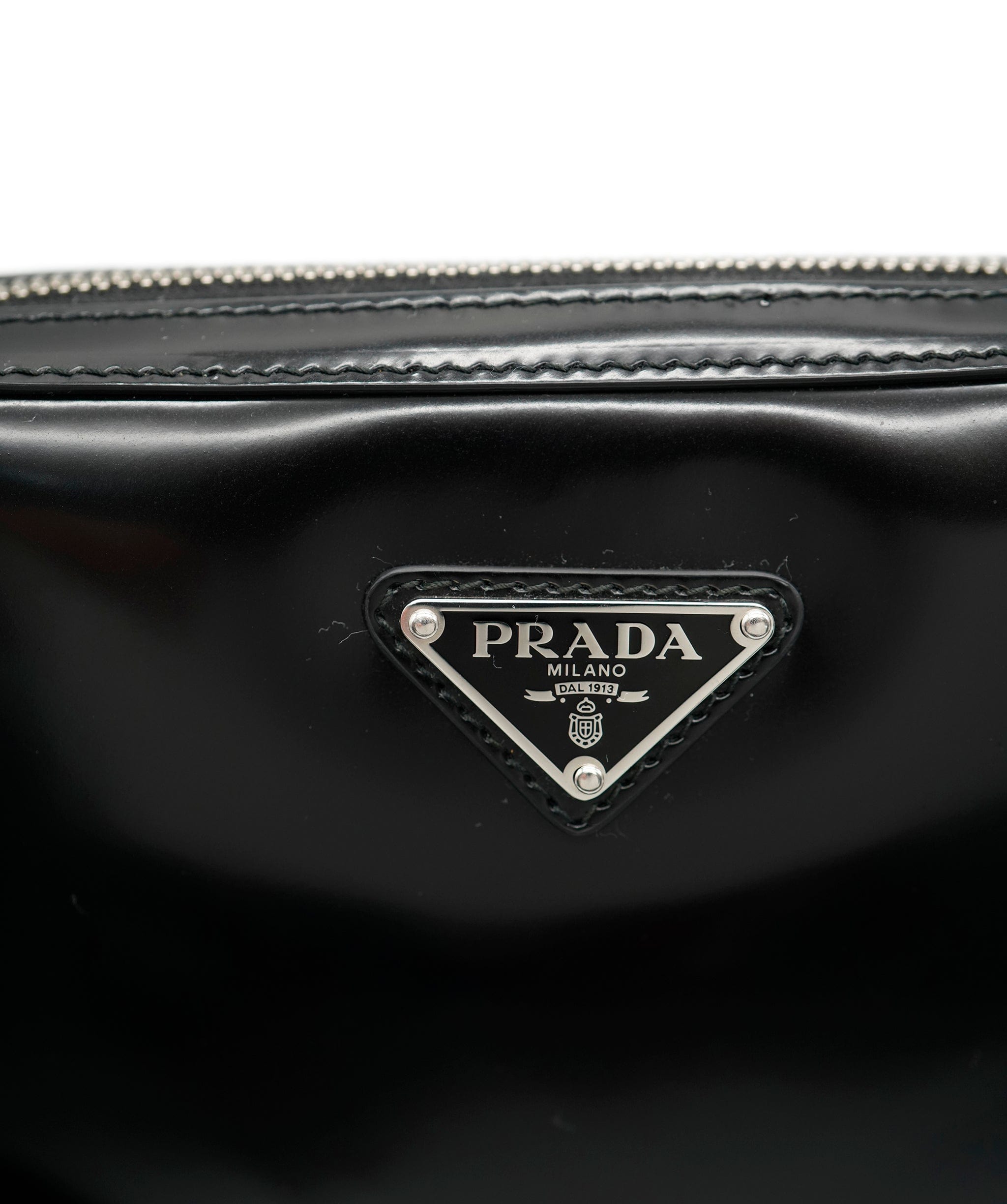 Prada Prada black spazzalato messenger bag ASC2048