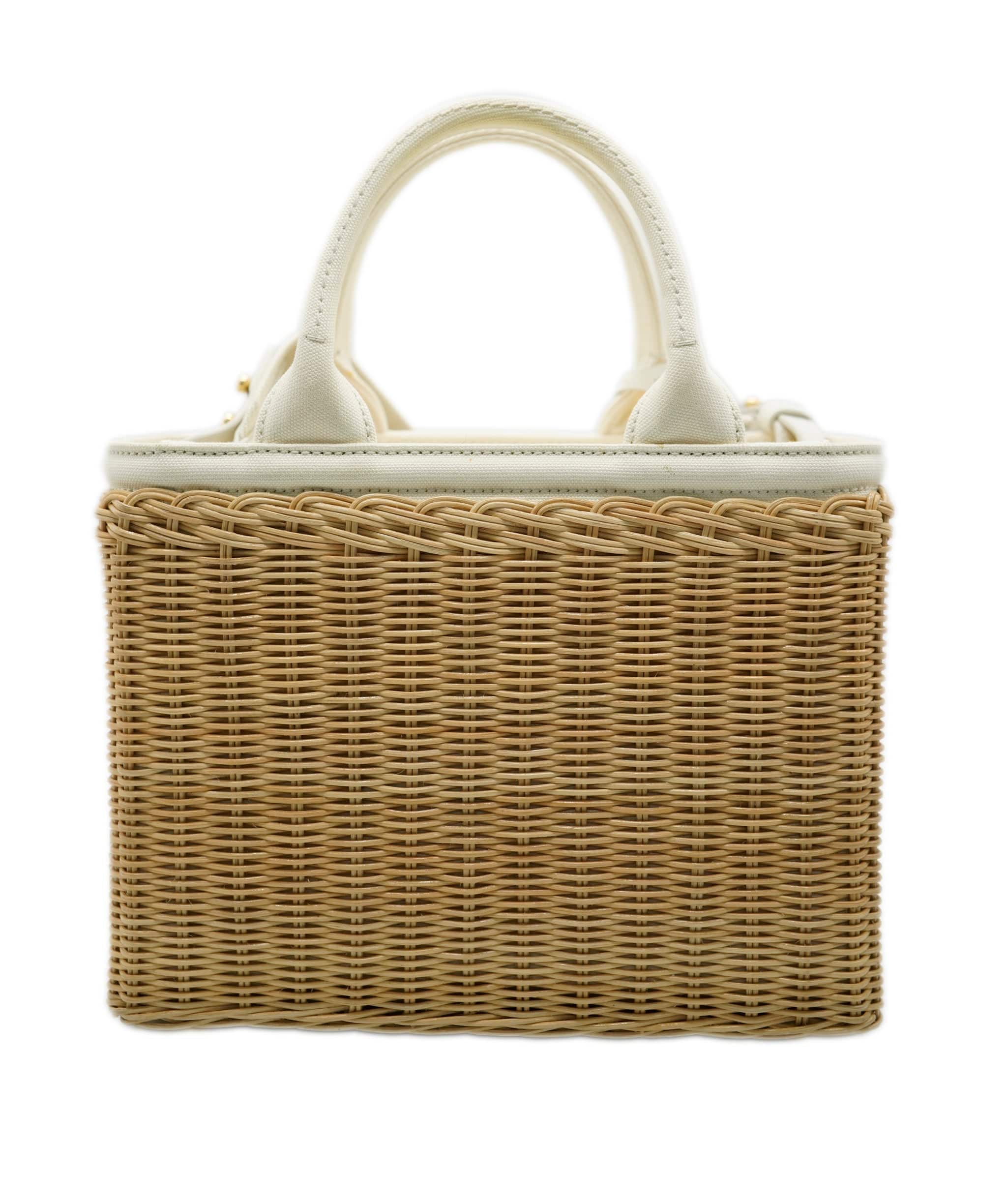 Prada Prada wicker bag  AVL1165