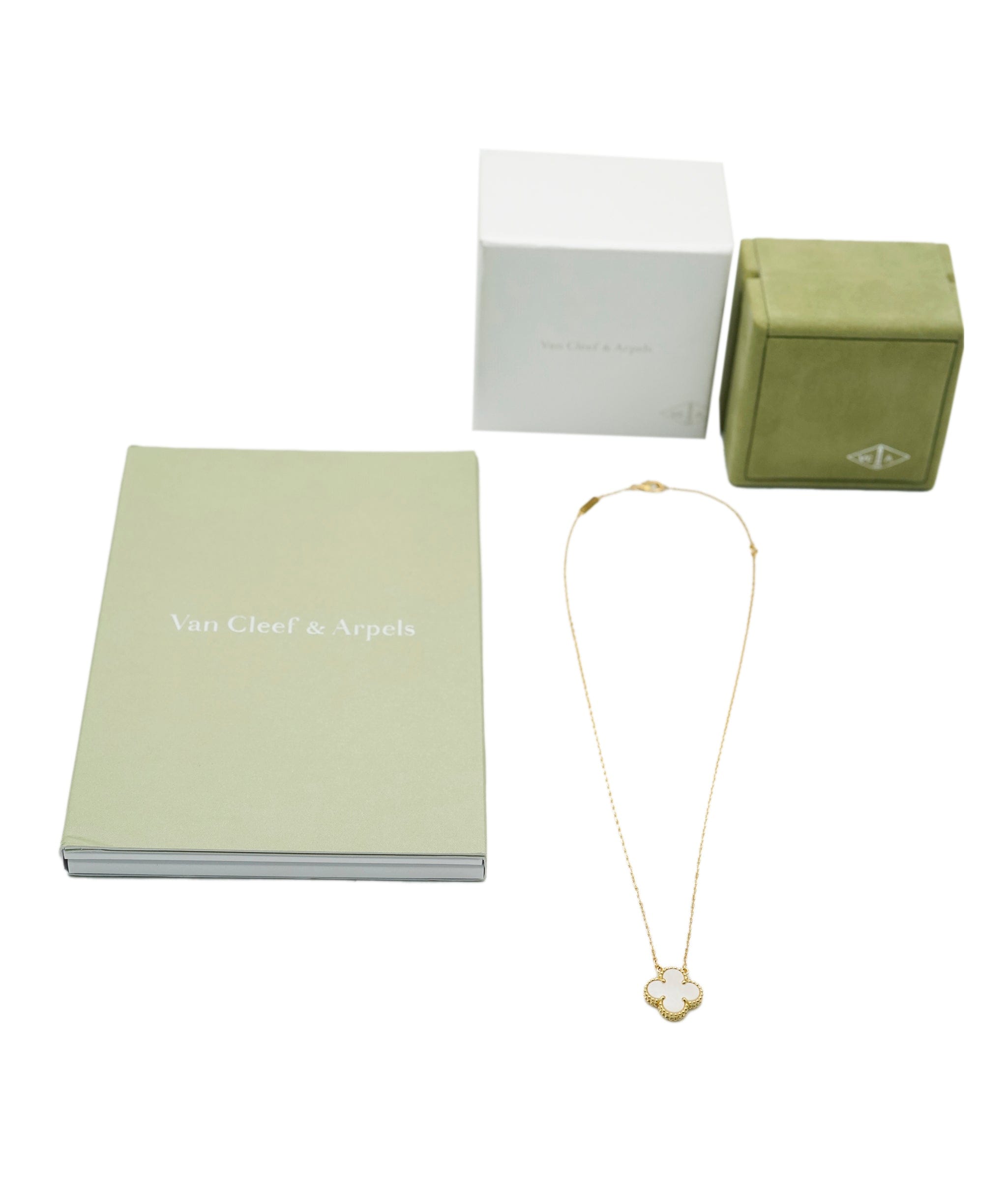 Van Cleef & Arpels Van Cleef & Arpels Vintage Alhambra Mother of Pearl Yellow gold Necklace ASL9972