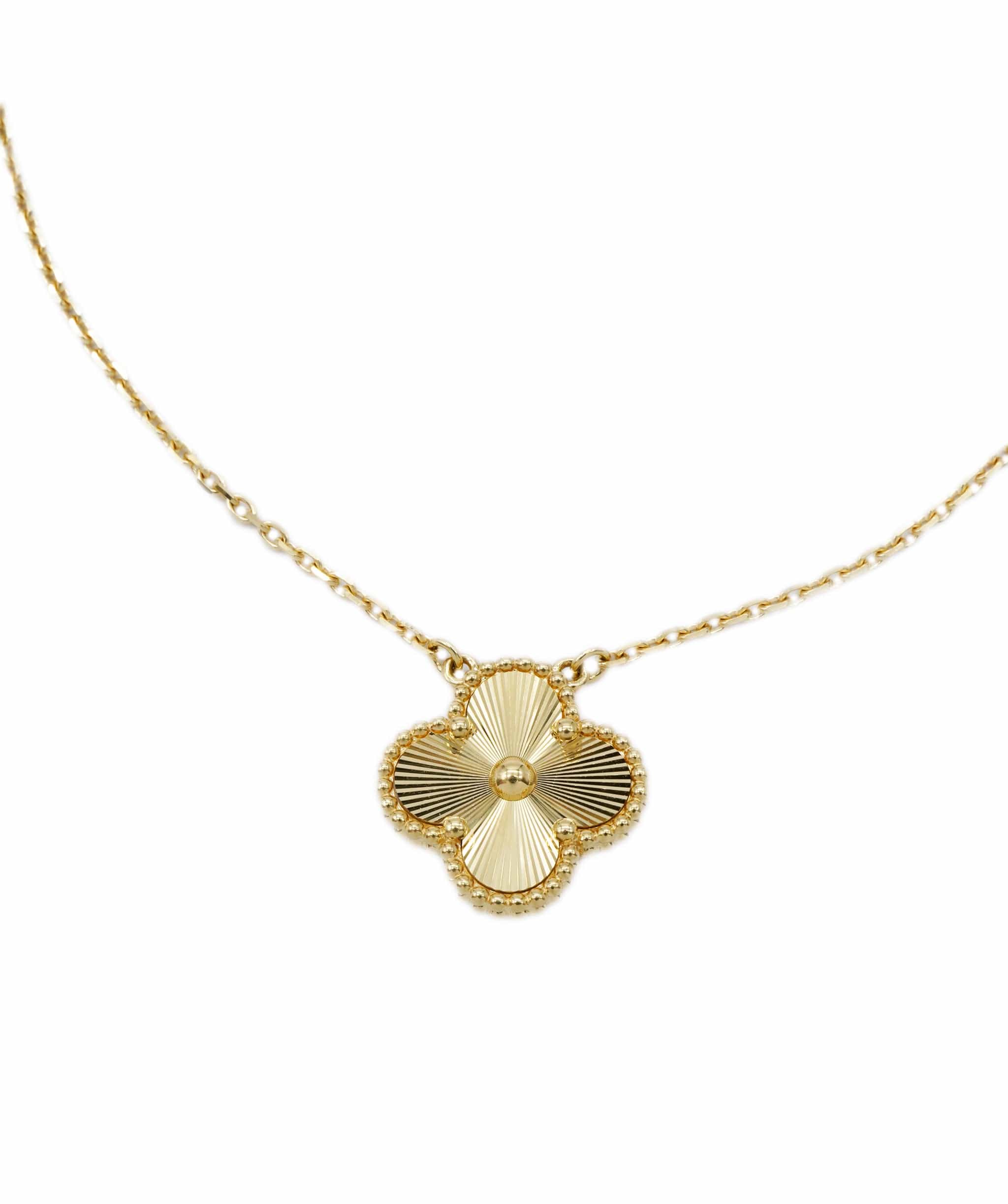 Van Cleef & Arpels Van Cleef & Arpels Yellow Gold Vintage Alhambra Guilloché pendant necklace ASL9696