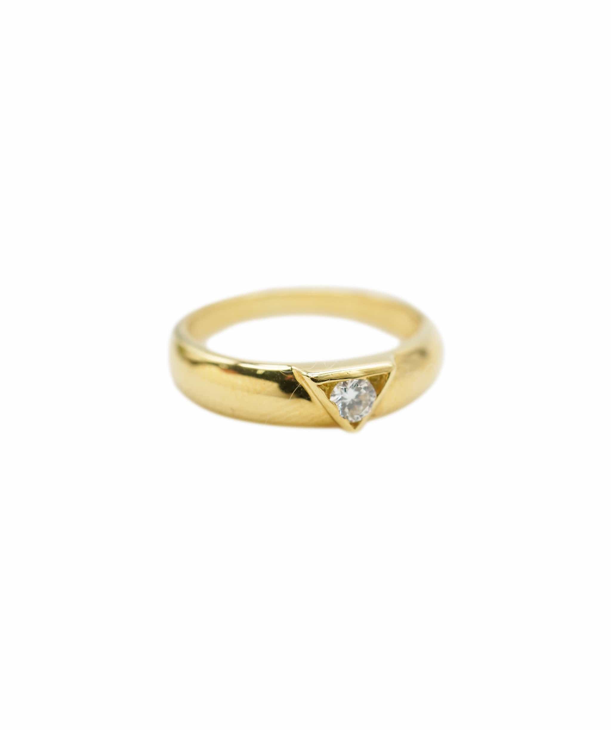 Van Cleef & Arpels Van Cleef & Arpels Rare Diamond Triangle Motif 18 Karat Yellow Gold Ring ASL10287