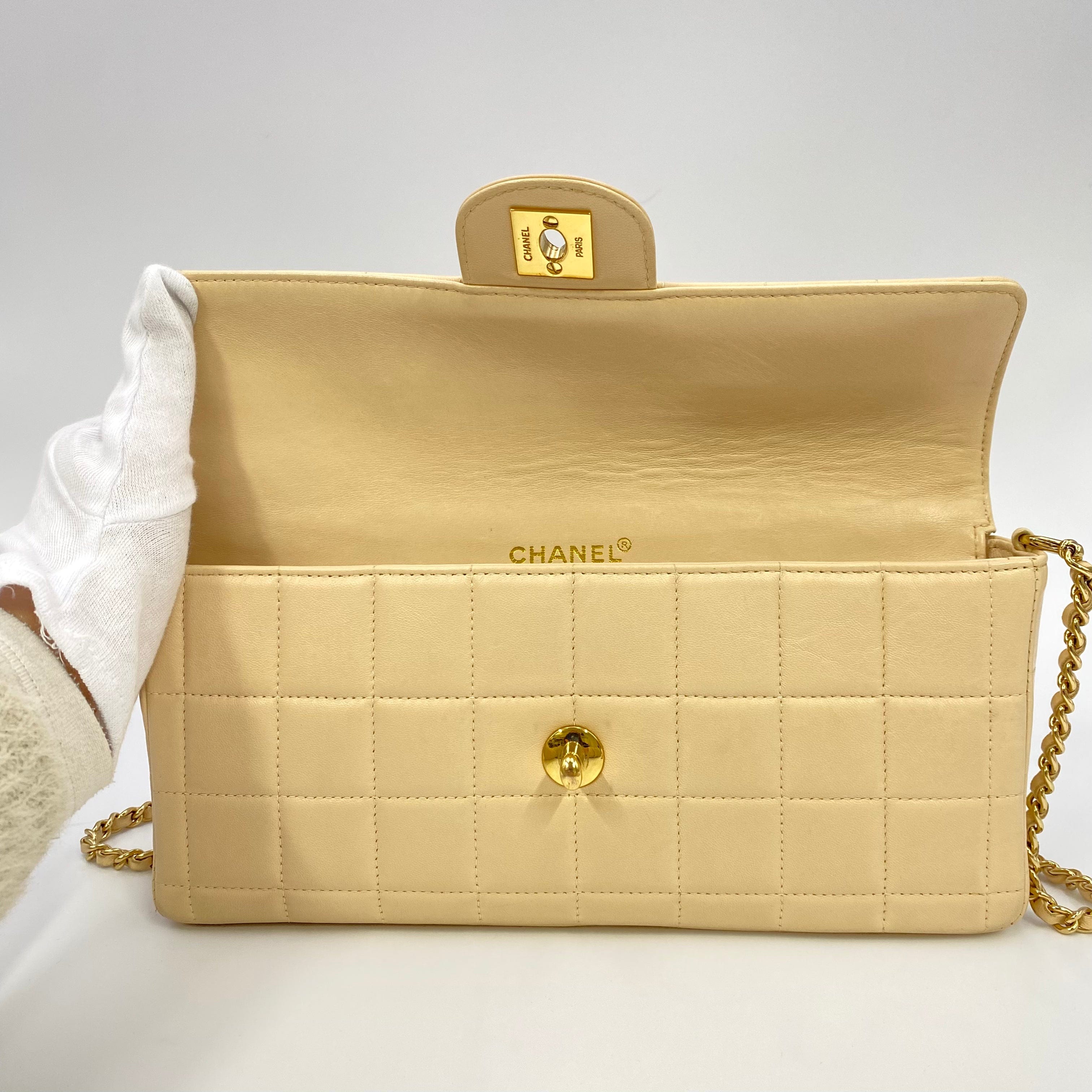 VINTAGE LOVER PURPOSE CHANEL VINTAGE CHOCOLATE BAR CHAIN SHOULDER BAG LIGHT BEIGE LAMB SKIN 90202466