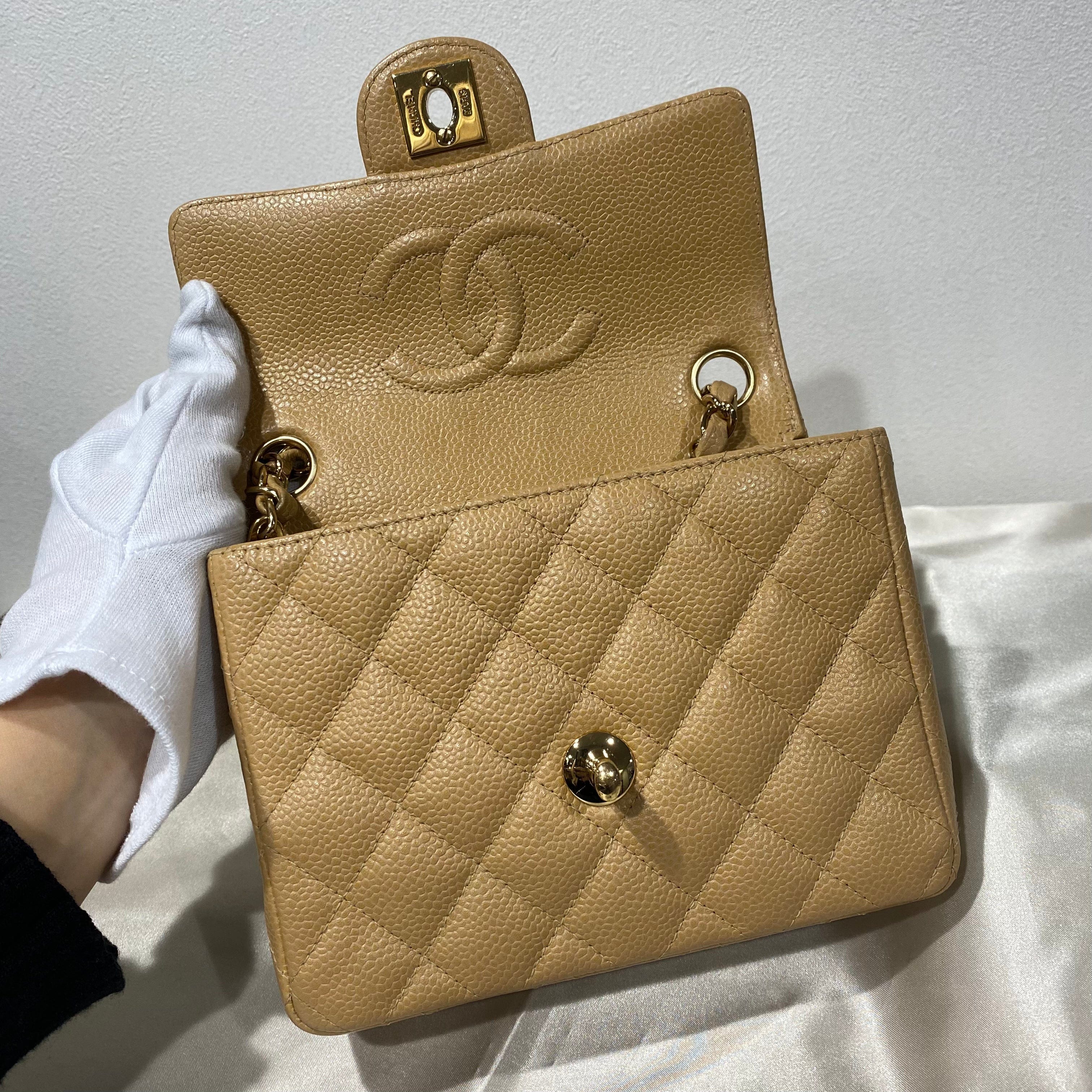 VINTAGE LOVER PURPOSE CHANEL VINTAGE MINI SQUARE 17 BEIGE CAVIAR SKIN 90210992