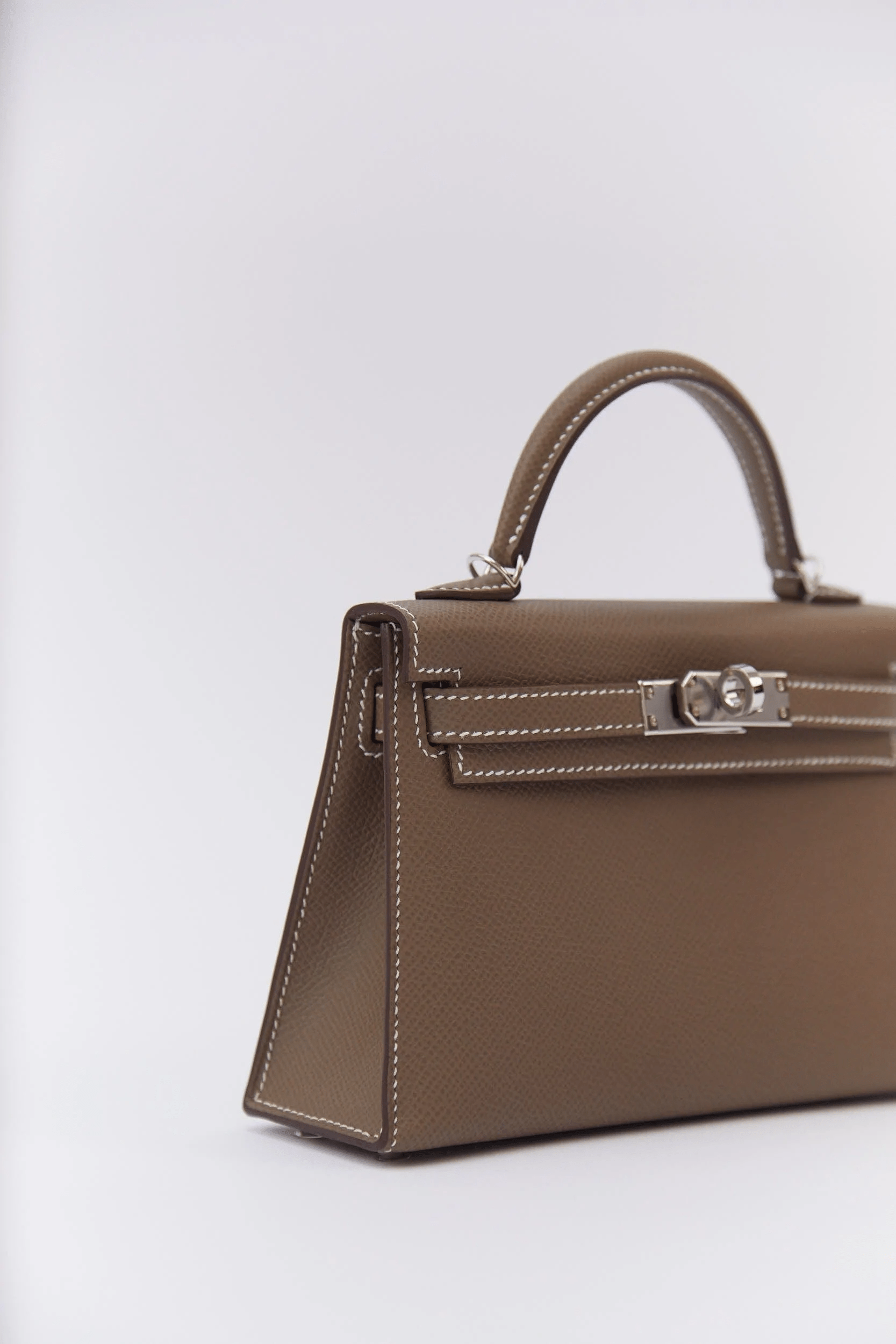 www.LuxuryVault.London HERMÈS MINI KELLY II 20CM ETOUPE Epsom Leather with Palladium Hardware