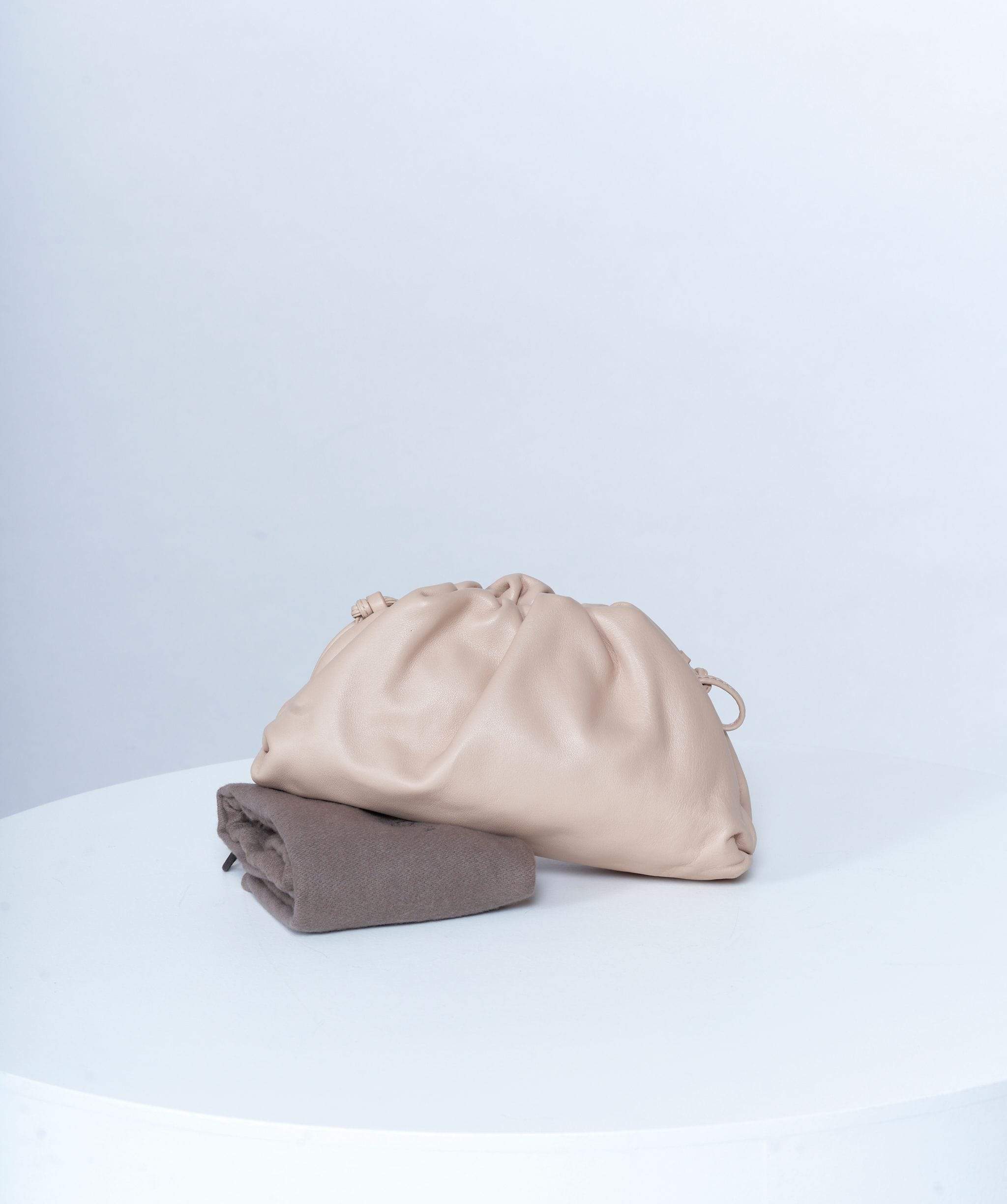 Bottega Bottega Veneta beige pouch