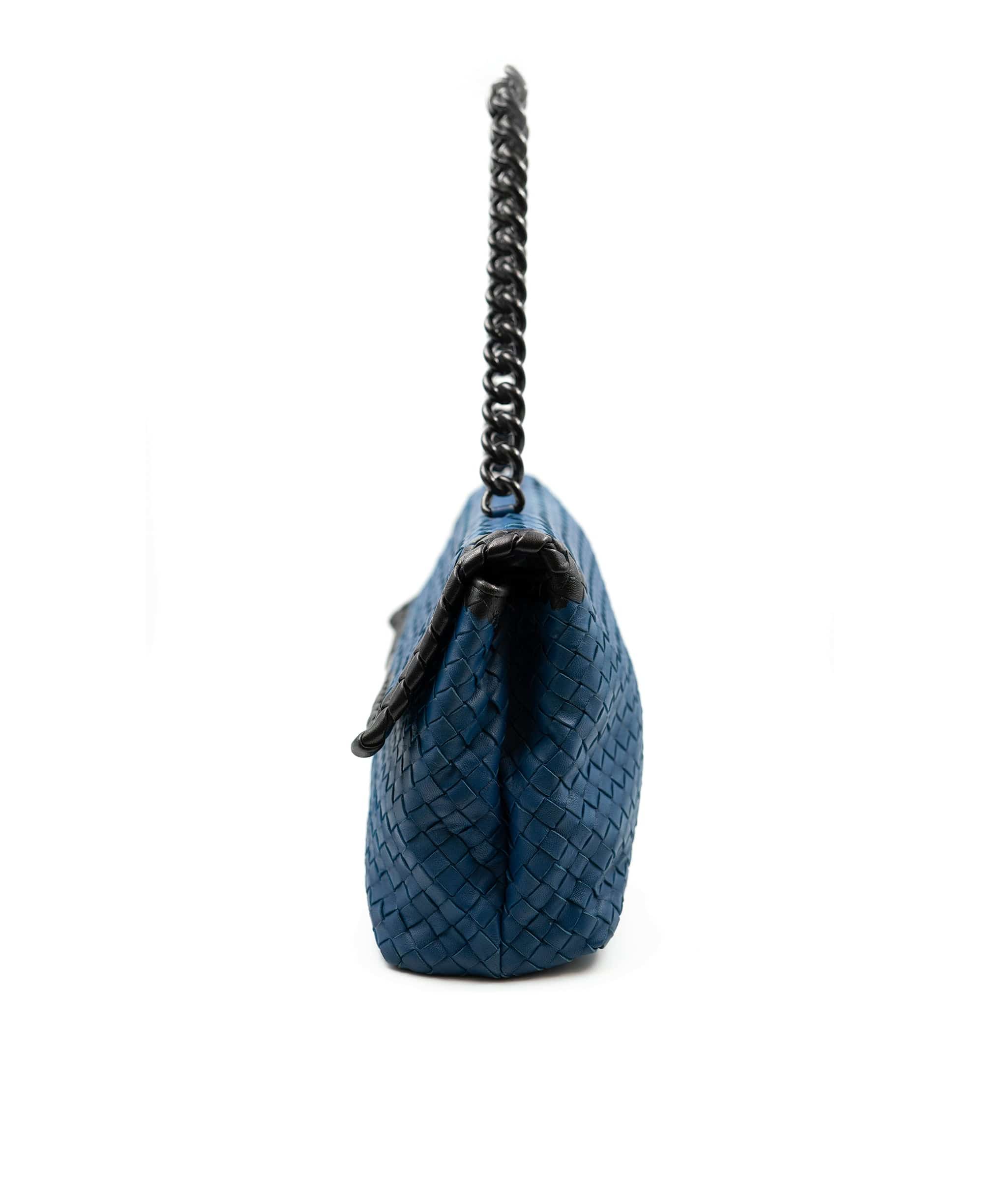 Bottega Bottega Veneta Blue Olympia Hand Bag - AWC1513