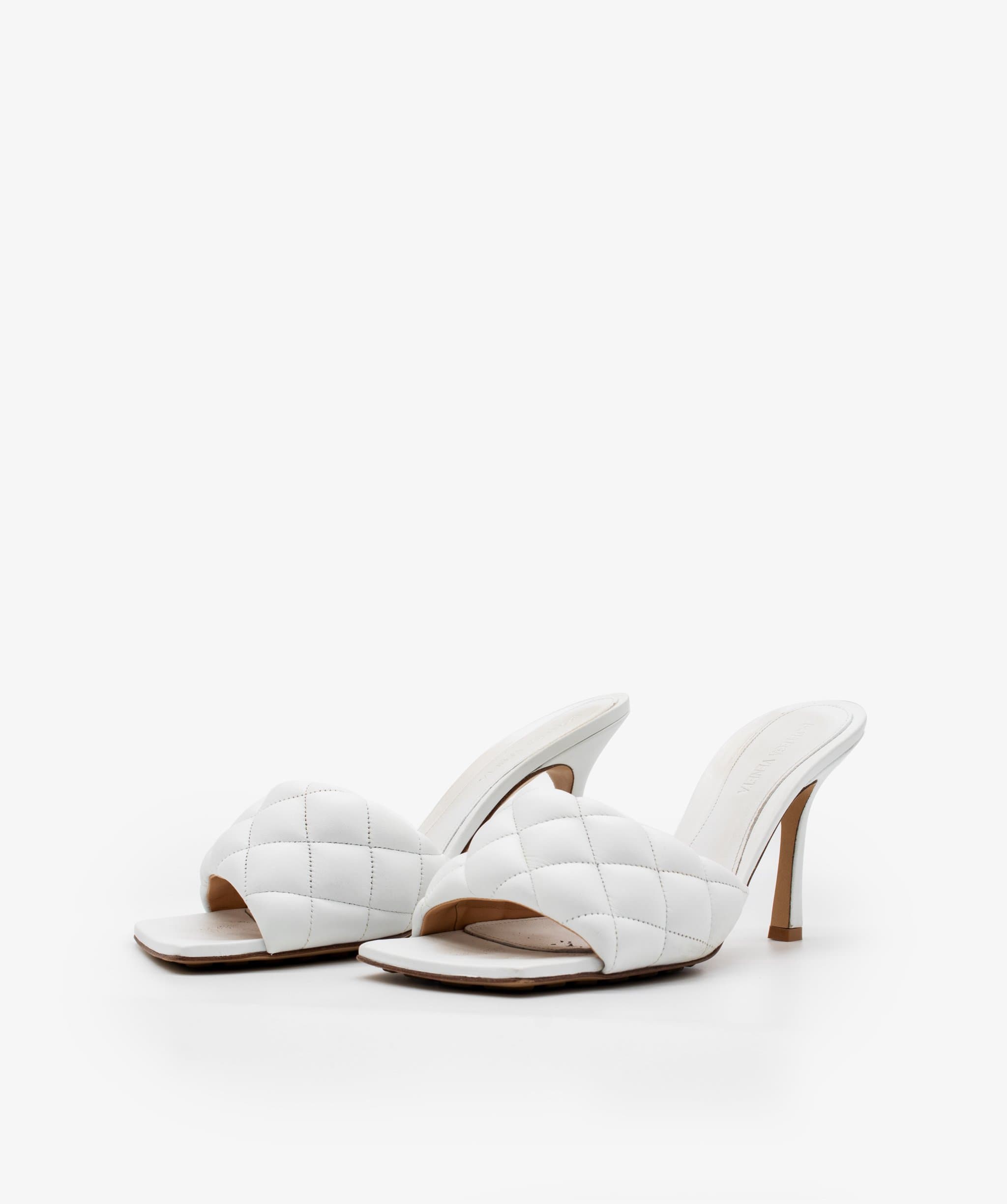 Bottega Bottega Veneta Lido Padded White Slides RJC1084