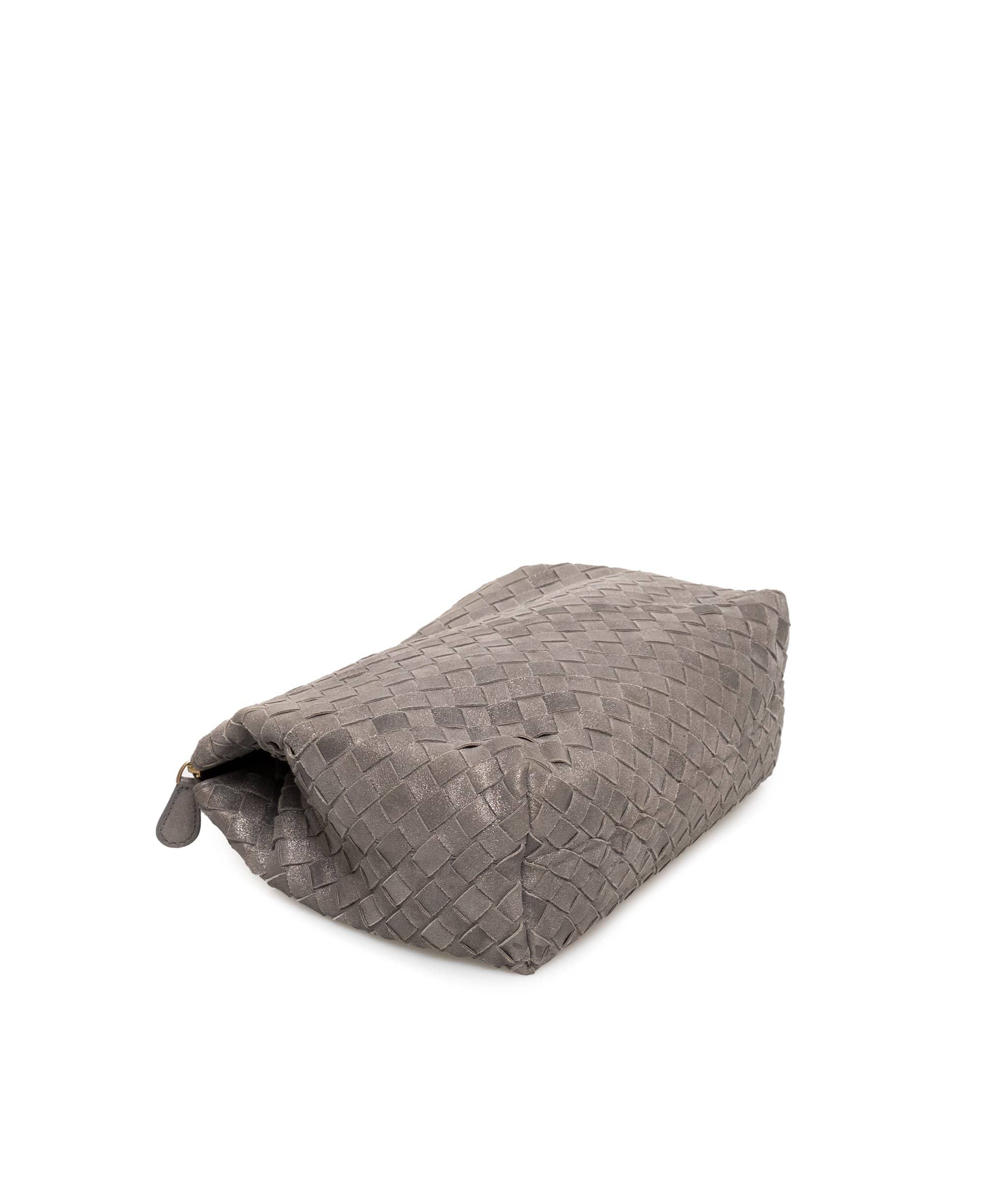 Bottega Veneta Bottega Veneta Intrecciato Woven Grey Leather Pouch-MW2589