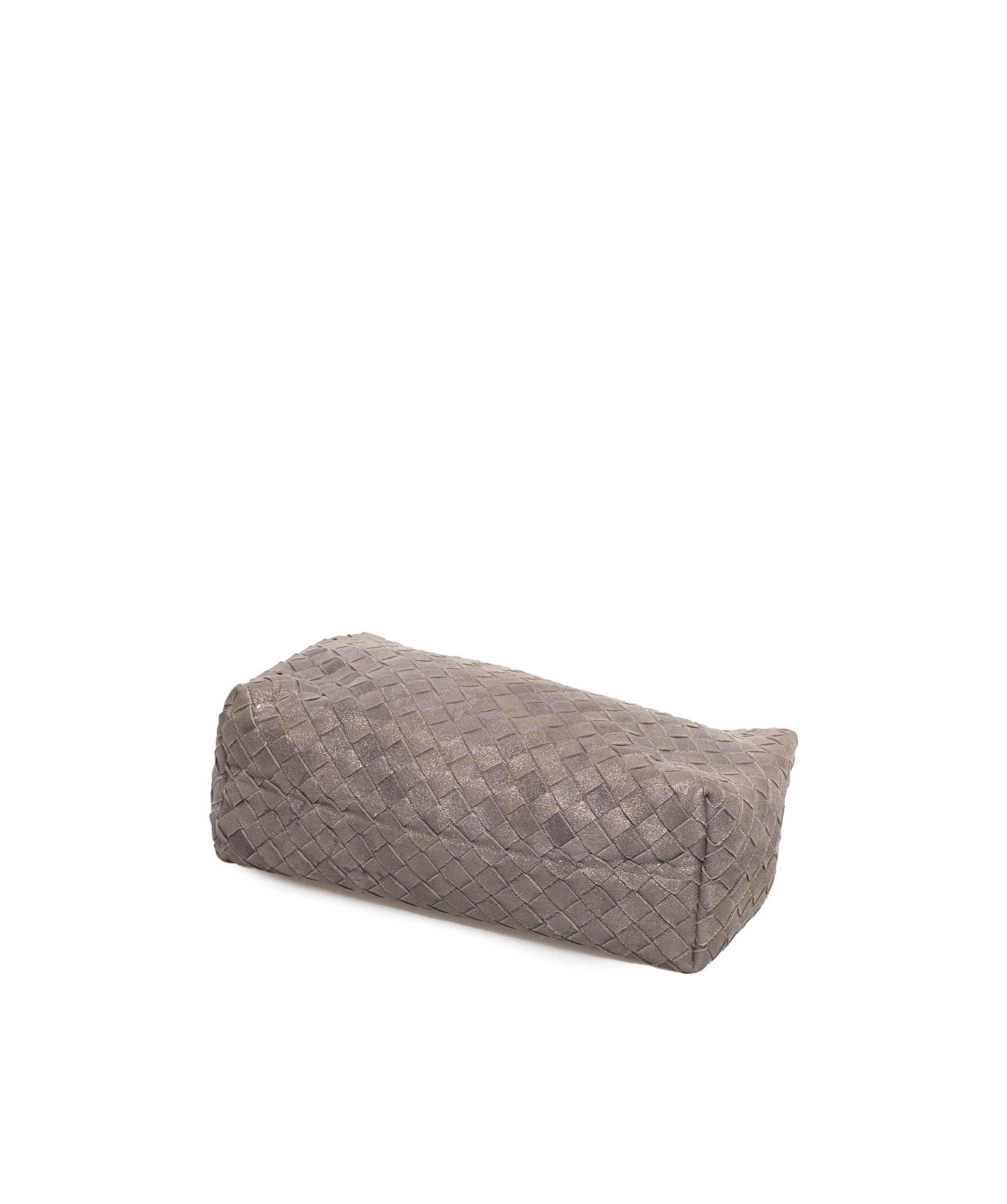 Bottega Veneta Bottega Veneta Intrecciato Woven Grey Leather Pouch-MW2589