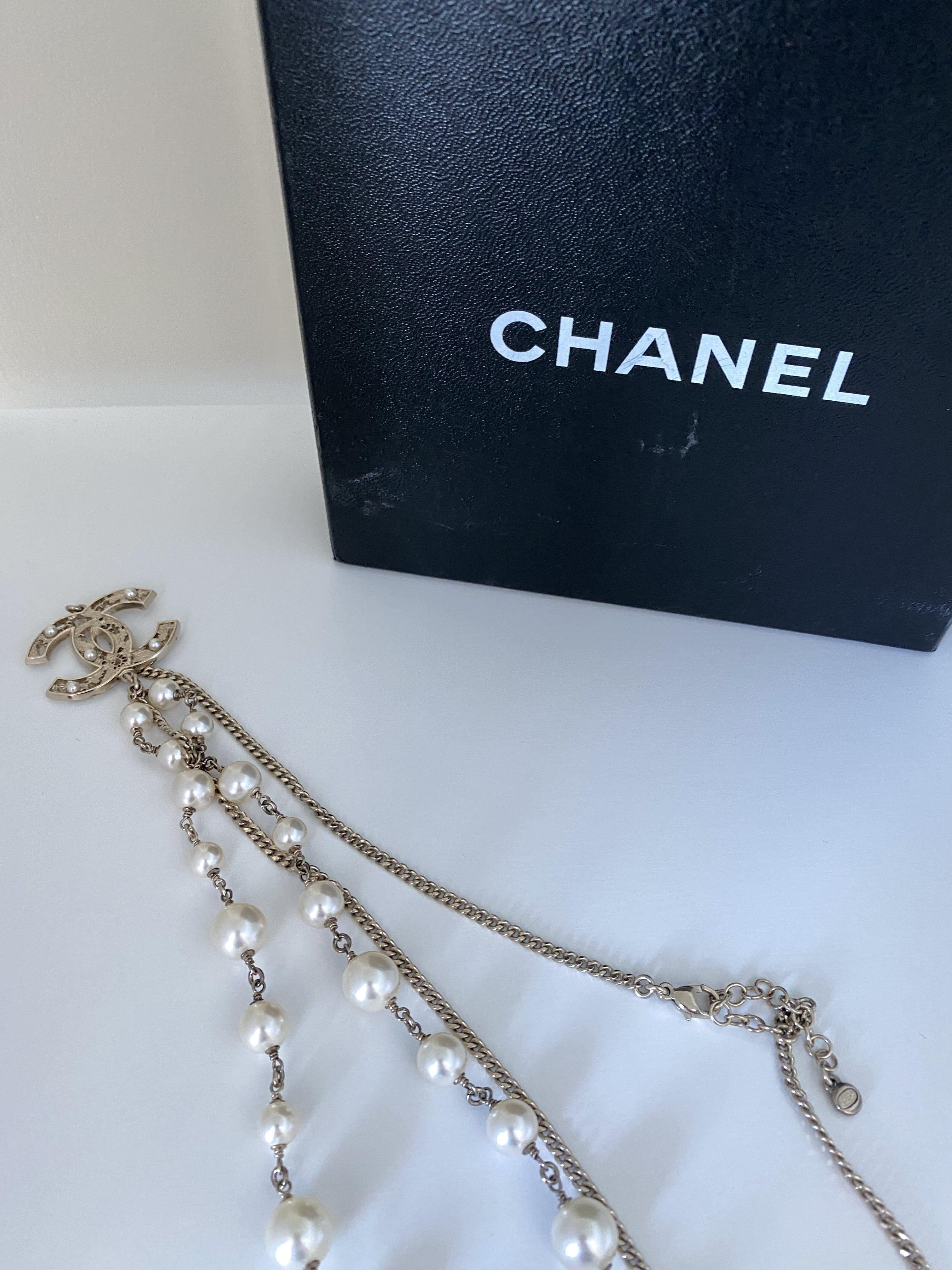 Chanel Chanel White Pearl Necklace CC