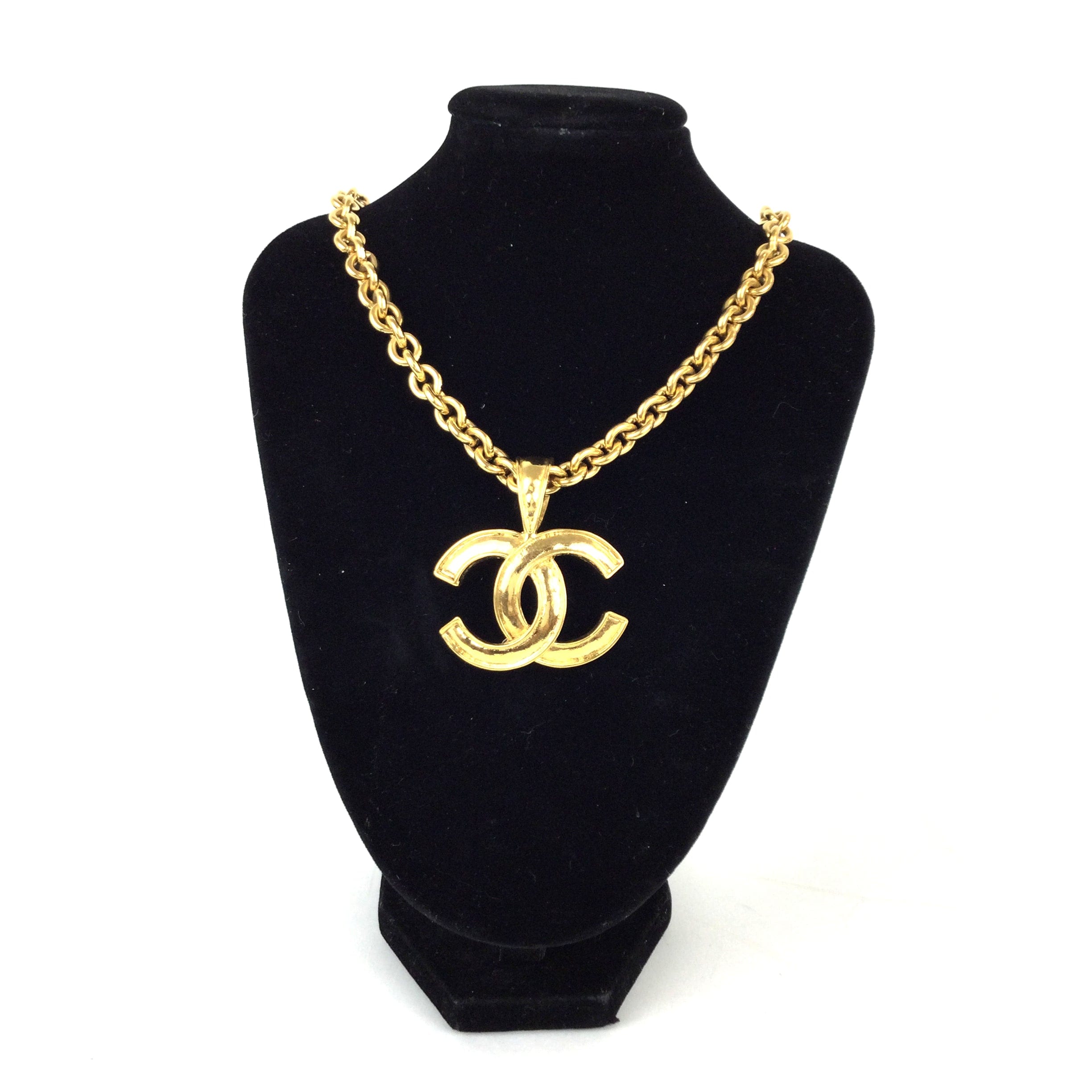 Chanel 94p Necklace
 PXL2219