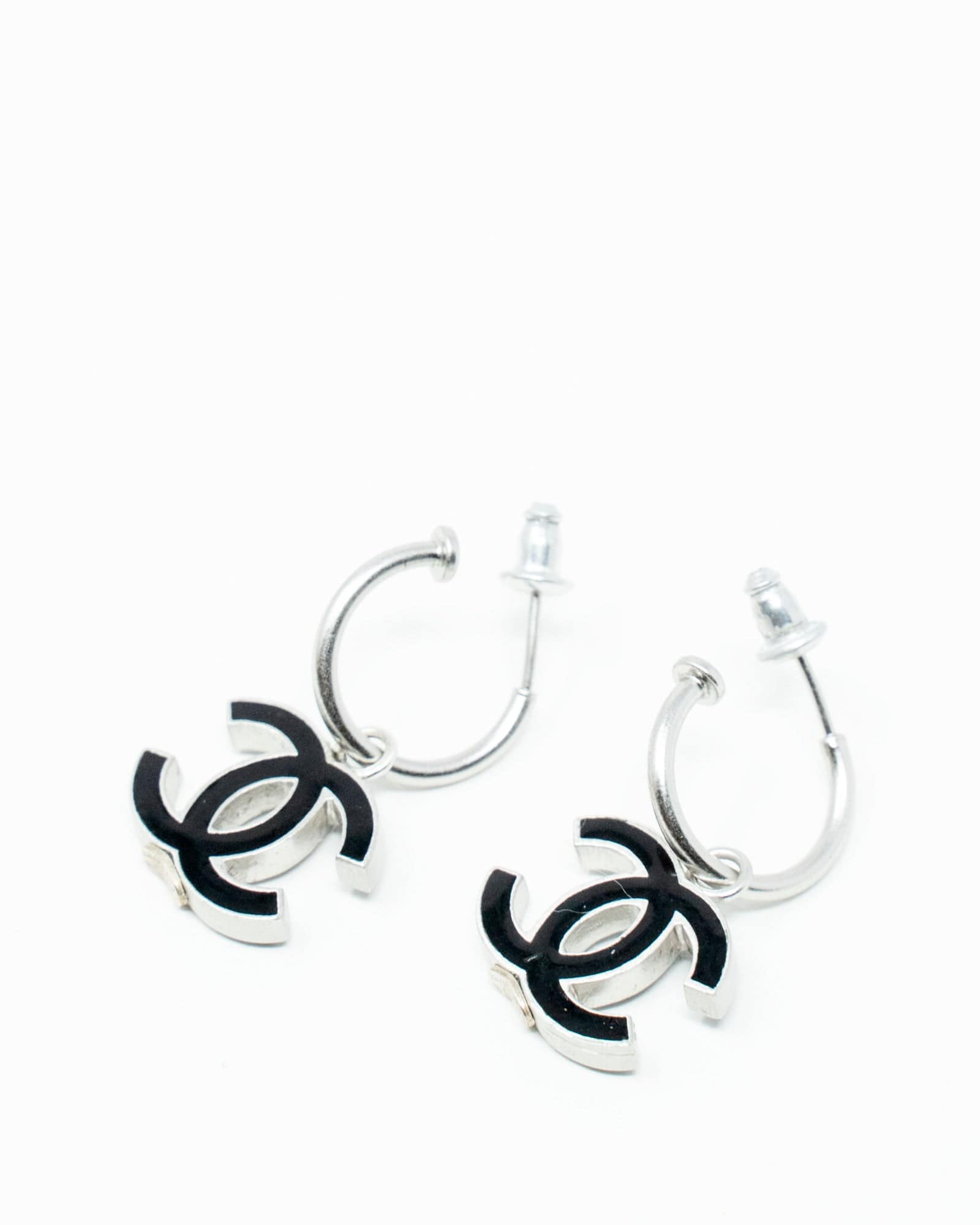 Chanel CC BLACK PIERCED EARRINGS - AWL3407