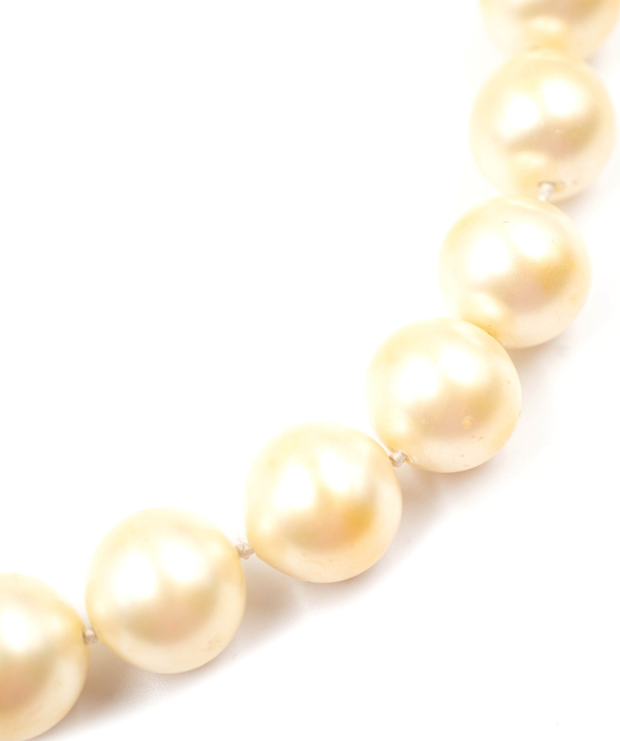 Chanel Chanel 1983 Pearl Necklace - AGL1663