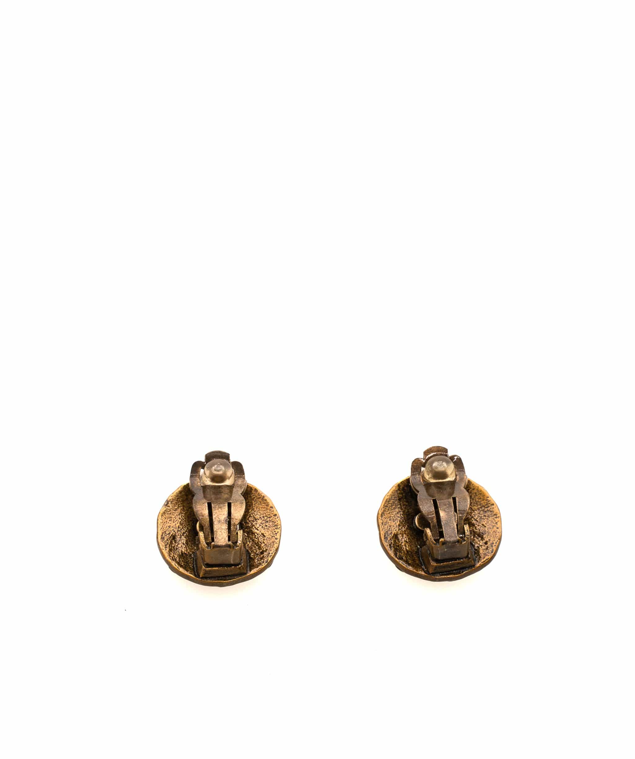 Chanel Chanel Antique Gold clip on earrings - AWL1231