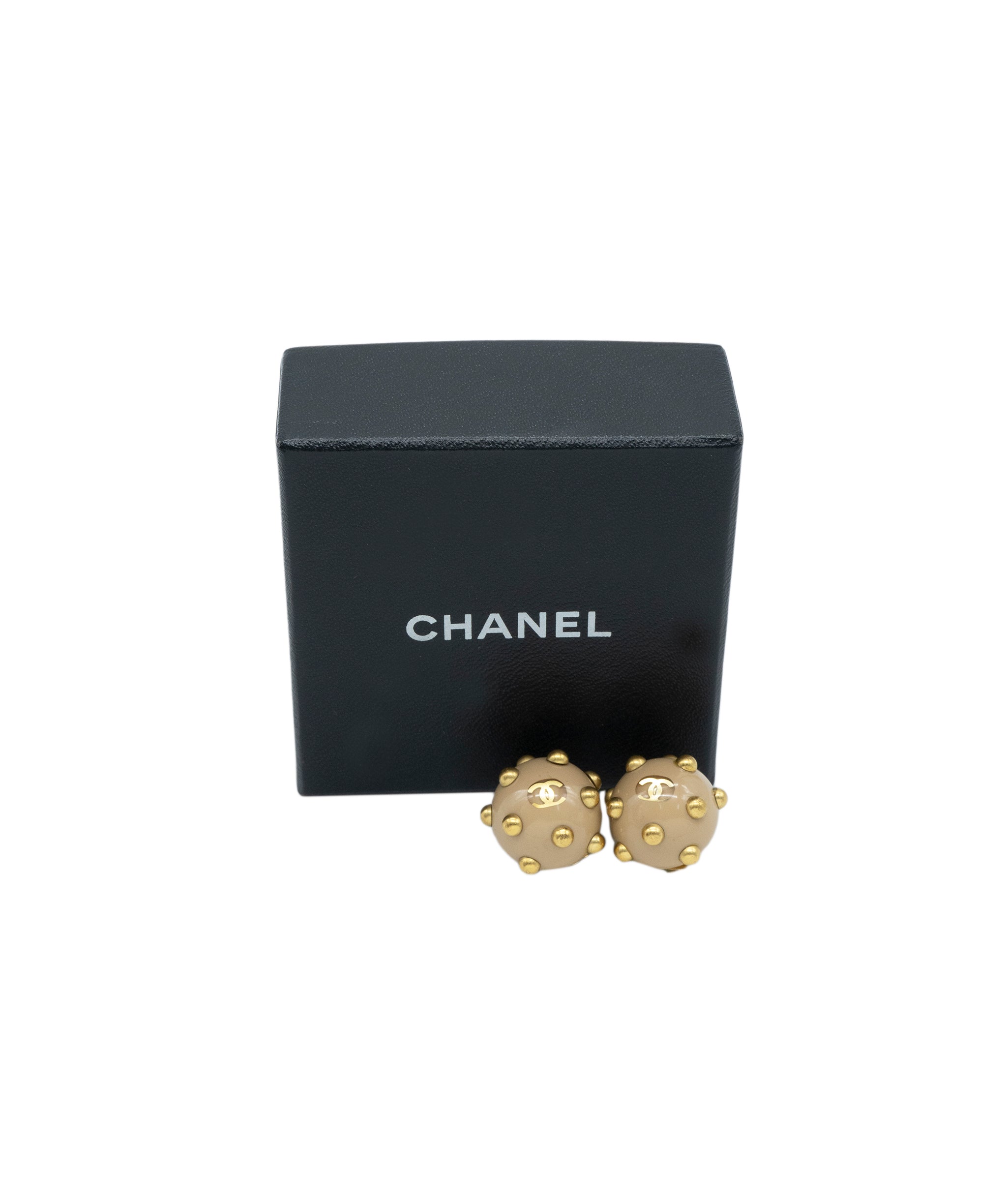 Chanel Chanel beige studded earrings ASL3992